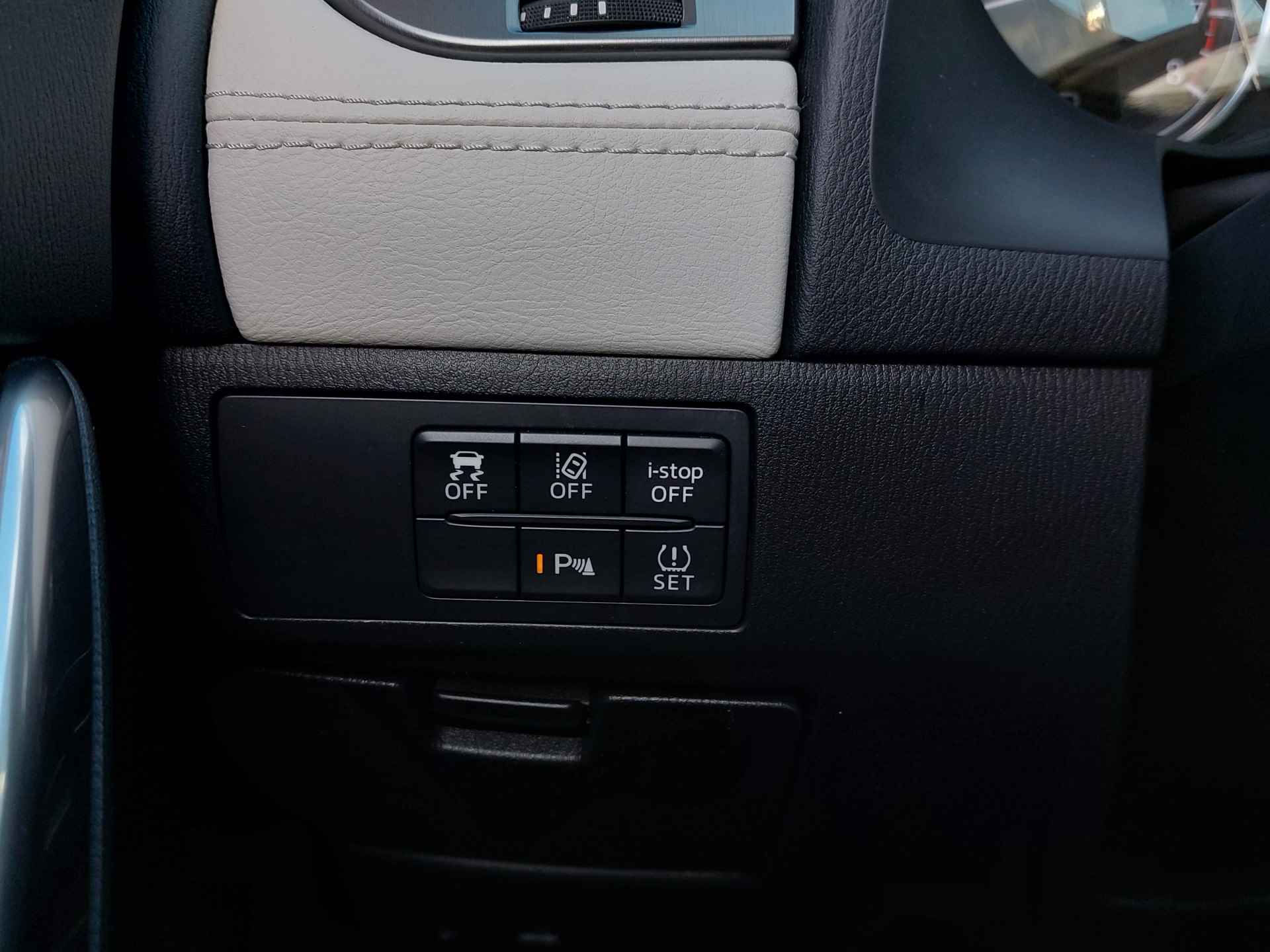 Mazda 6 2.5 Skyactiv-G 192pk Automaat GT-M | Navi+Apple Carplay | Leder+Verwarmd+Elek.Verstel | Schuifdak | Adap.Cruise | Head-Up |  Pdc V+A+Camera | Keyless Entry | Dodehoek+Rijstrooksensor | 19''lm - 24/52