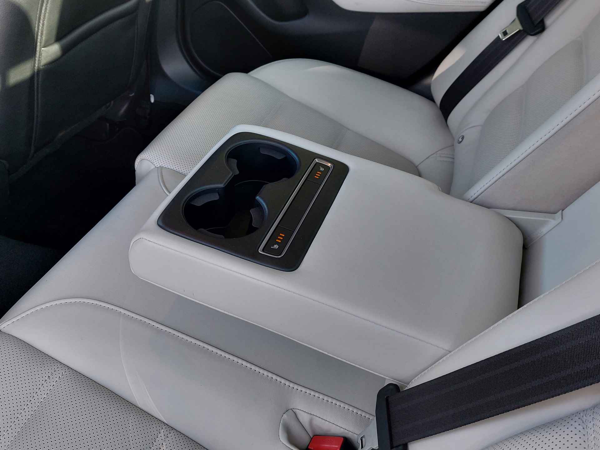 Mazda 6 2.5 Skyactiv-G 192pk Automaat GT-M | Navi+Apple Carplay | Leder+Verwarmd+Elek.Verstel | Schuifdak | Adap.Cruise | Head-Up |  Pdc V+A+Camera | Keyless Entry | Dodehoek+Rijstrooksensor | 19''lm - 30/52