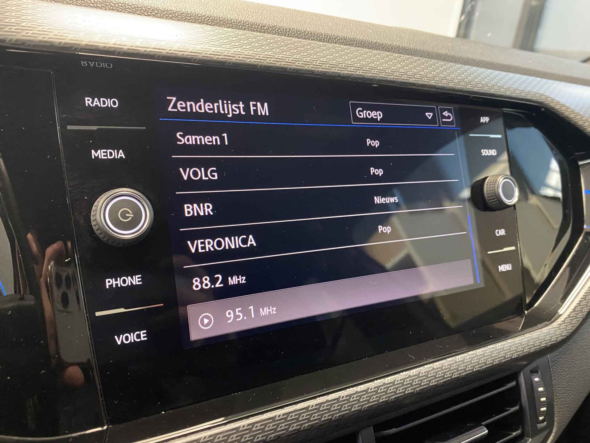 Volkswagen T-Cross 1.0 TSI Life R-line Uitv 116pk 17LMV Apple Carplay Cruise Control PDC 2 Jaar garantie mogelijk* ( vraag naar de voorwaarde) - 19/22