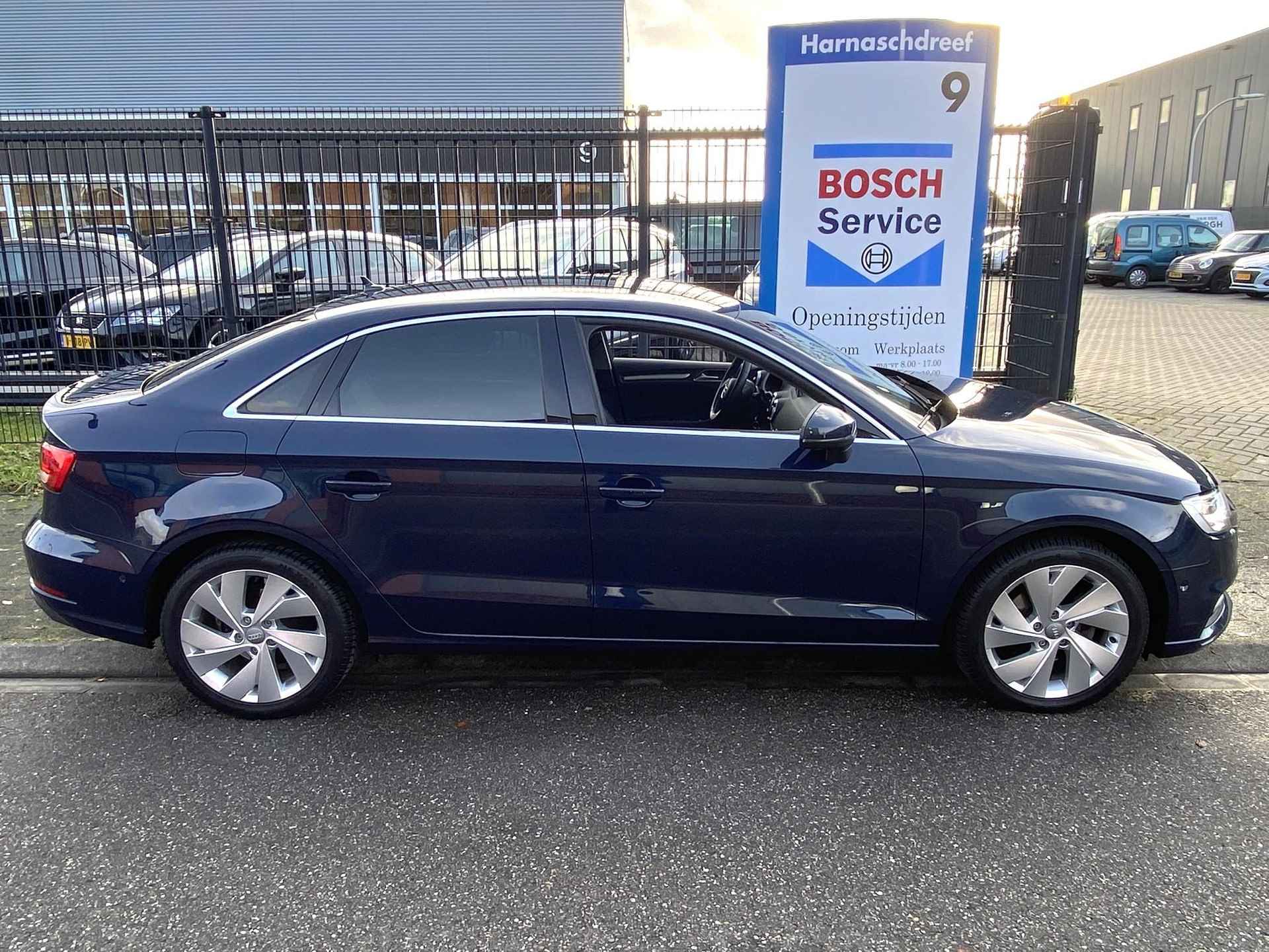 Audi A3 Limousine 1.6 TDi S-Tronic Sport S Line Edition met o.a. navigatie, LED, ambiente verlichting interieur, park assist, etc. - 12/30