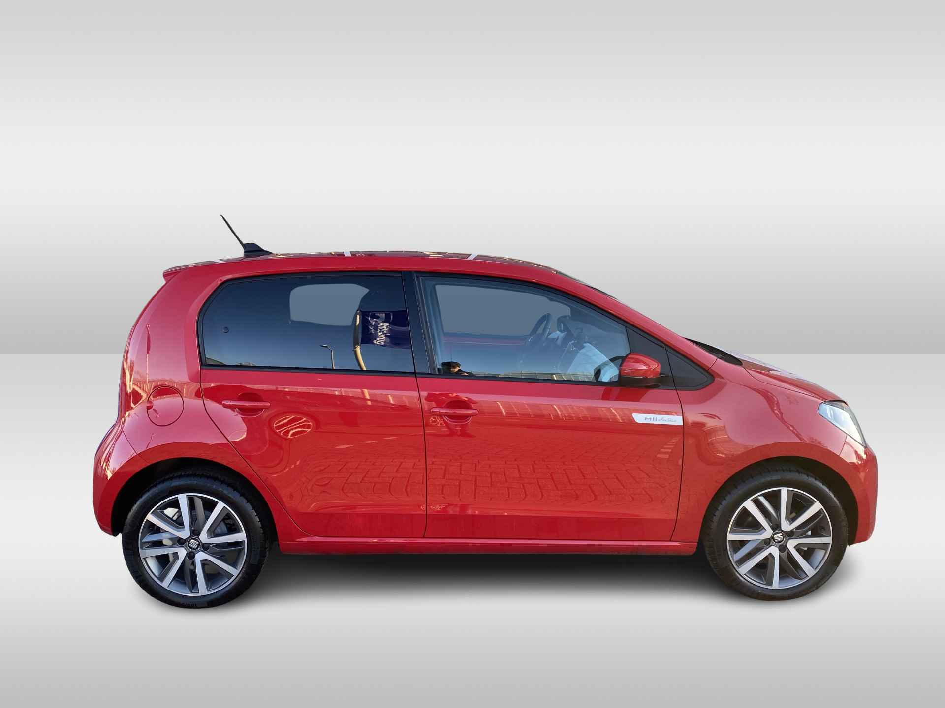 SEAT Mii Electric electric / INCL BTW/ PARK. SENSOREN/ CRUISE/ STOEL VERWARM./ BLUETOOTH/ CLIMA/ DAB/ 16" LMV/ ** - 23/27