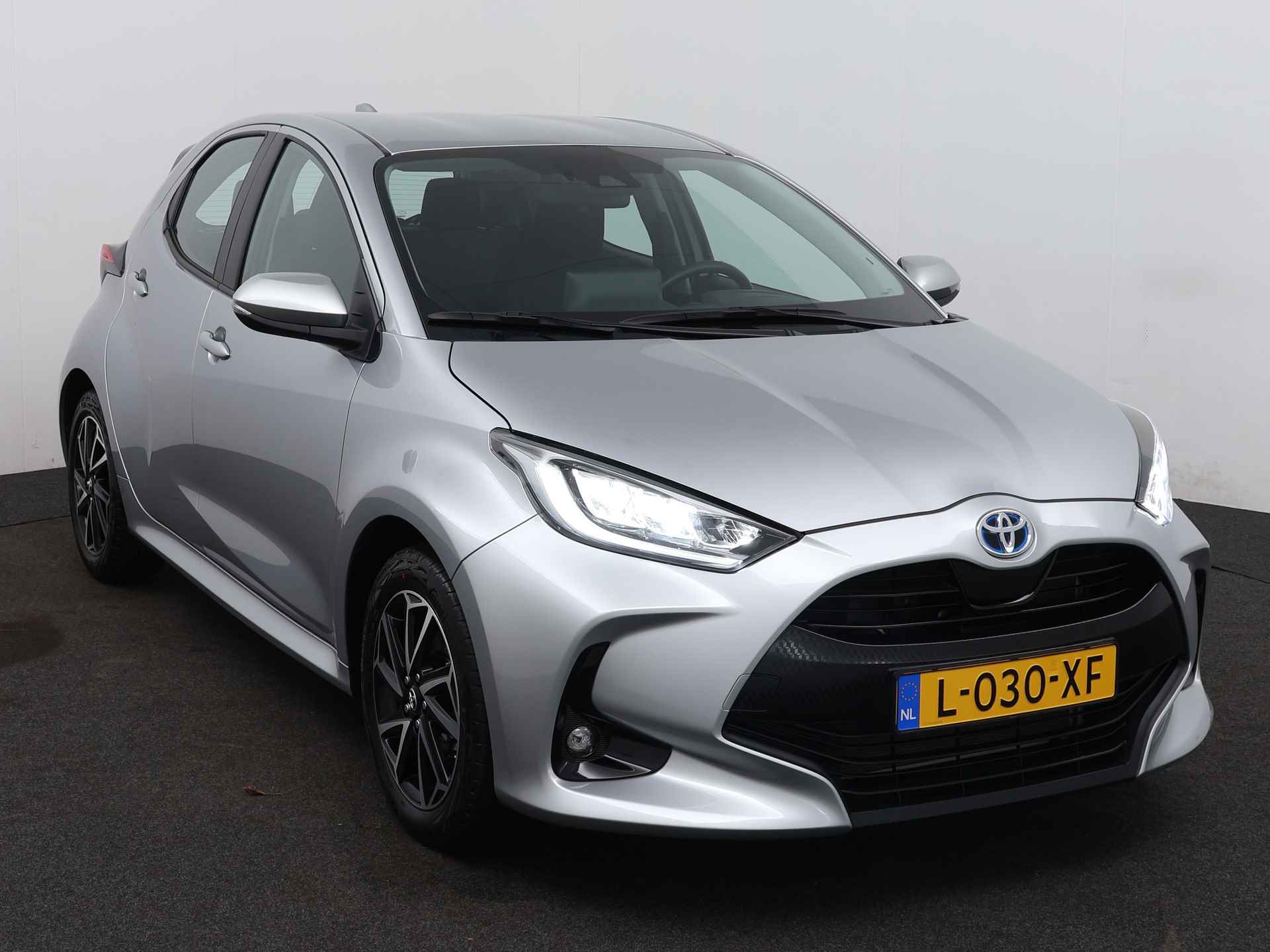 Toyota Yaris 1.5 Hybrid Dynamic | Adaptive Cruise Control | Camera | Apple Carplay/Android Auto | LED | Climate Control | - 26/39