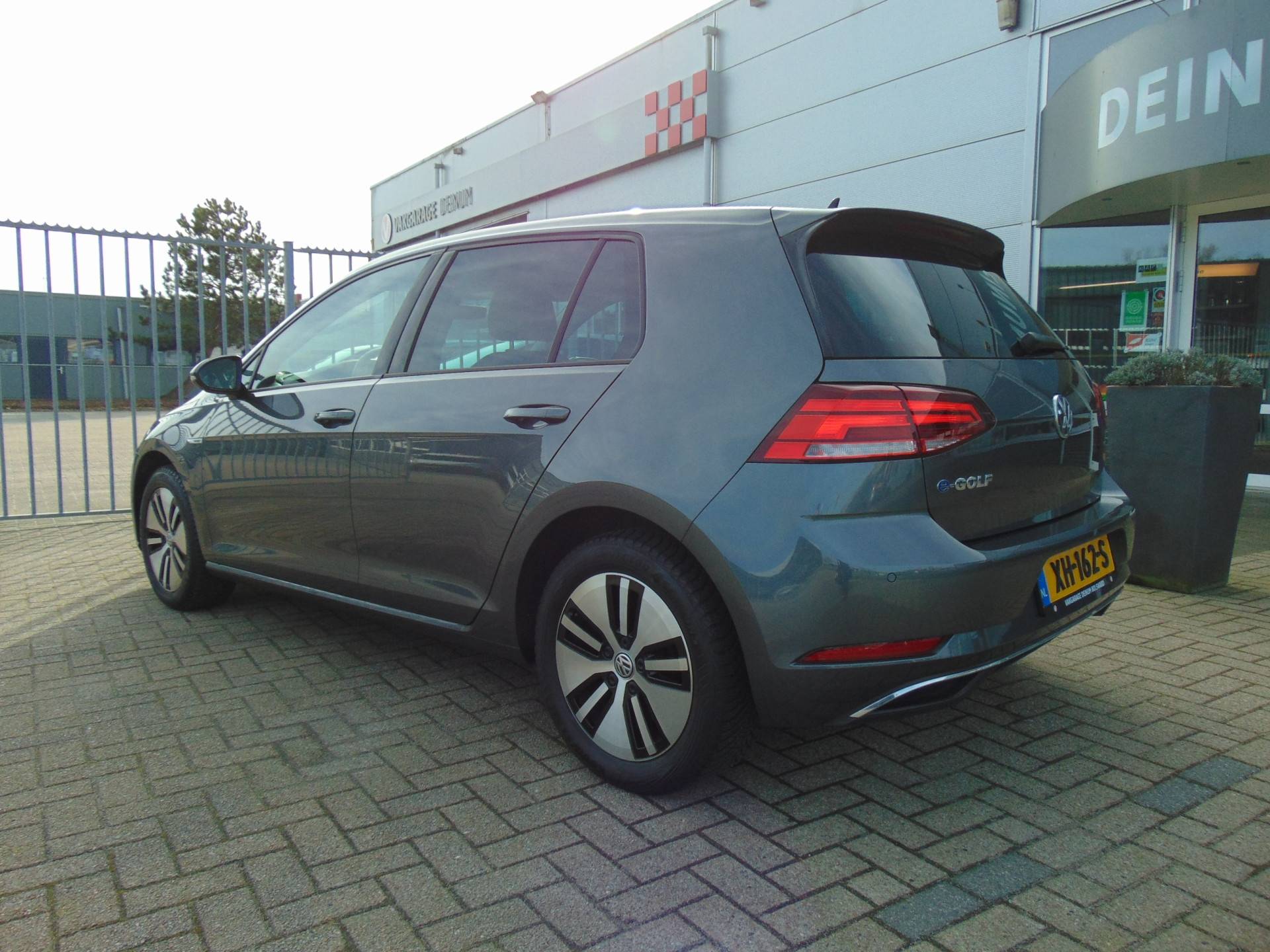 Volkswagen e-Golf € 2.000,- Subsidie. Leer, LMV, Navi, touch screen, 2 x laadsnoer, etc..!! - 4/26