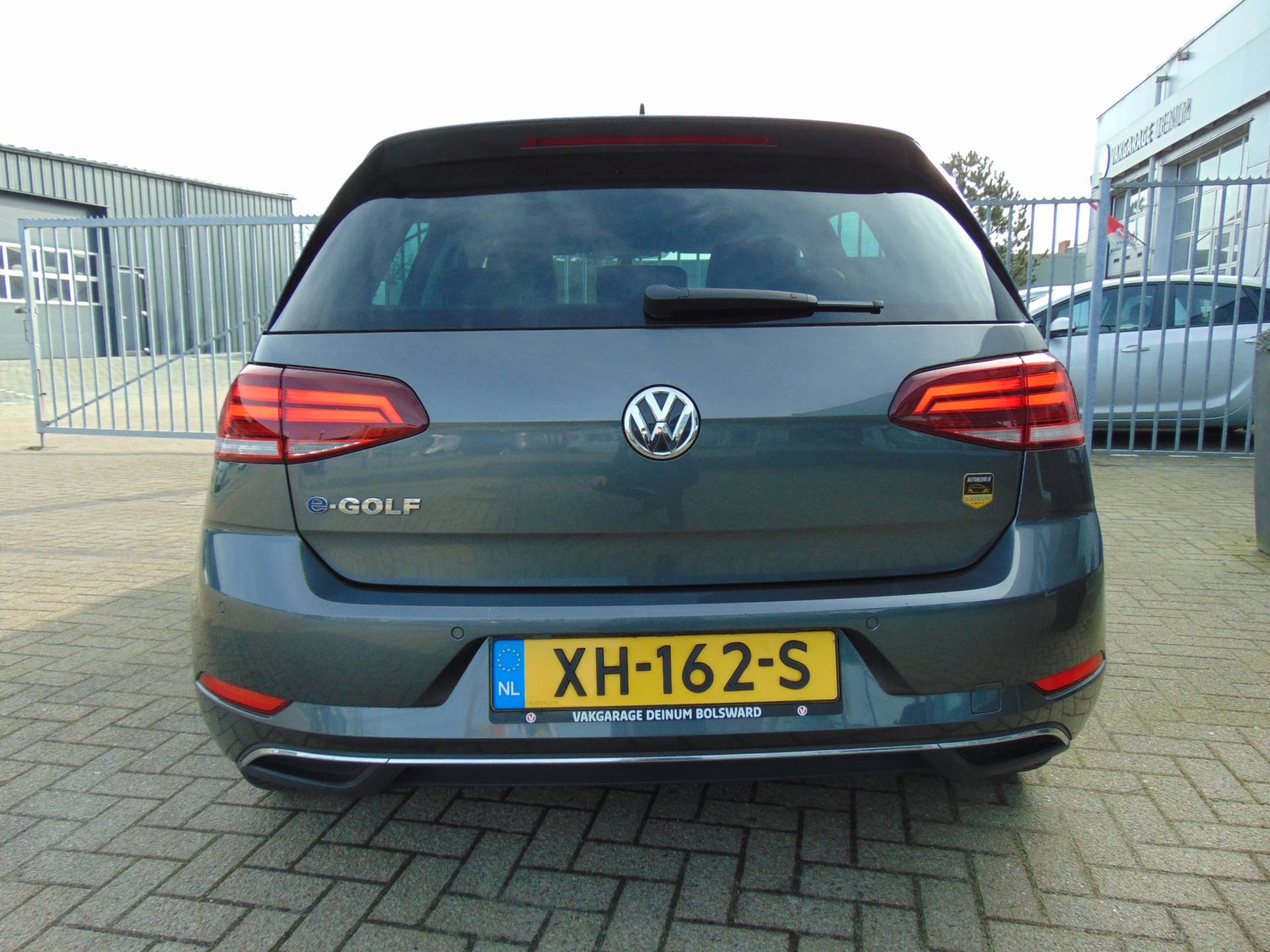 Volkswagen e-Golf € 2.000,- Subsidie. Leer, LMV, Navi, touch screen, 2 x laadsnoer, etc..!! - 6/26