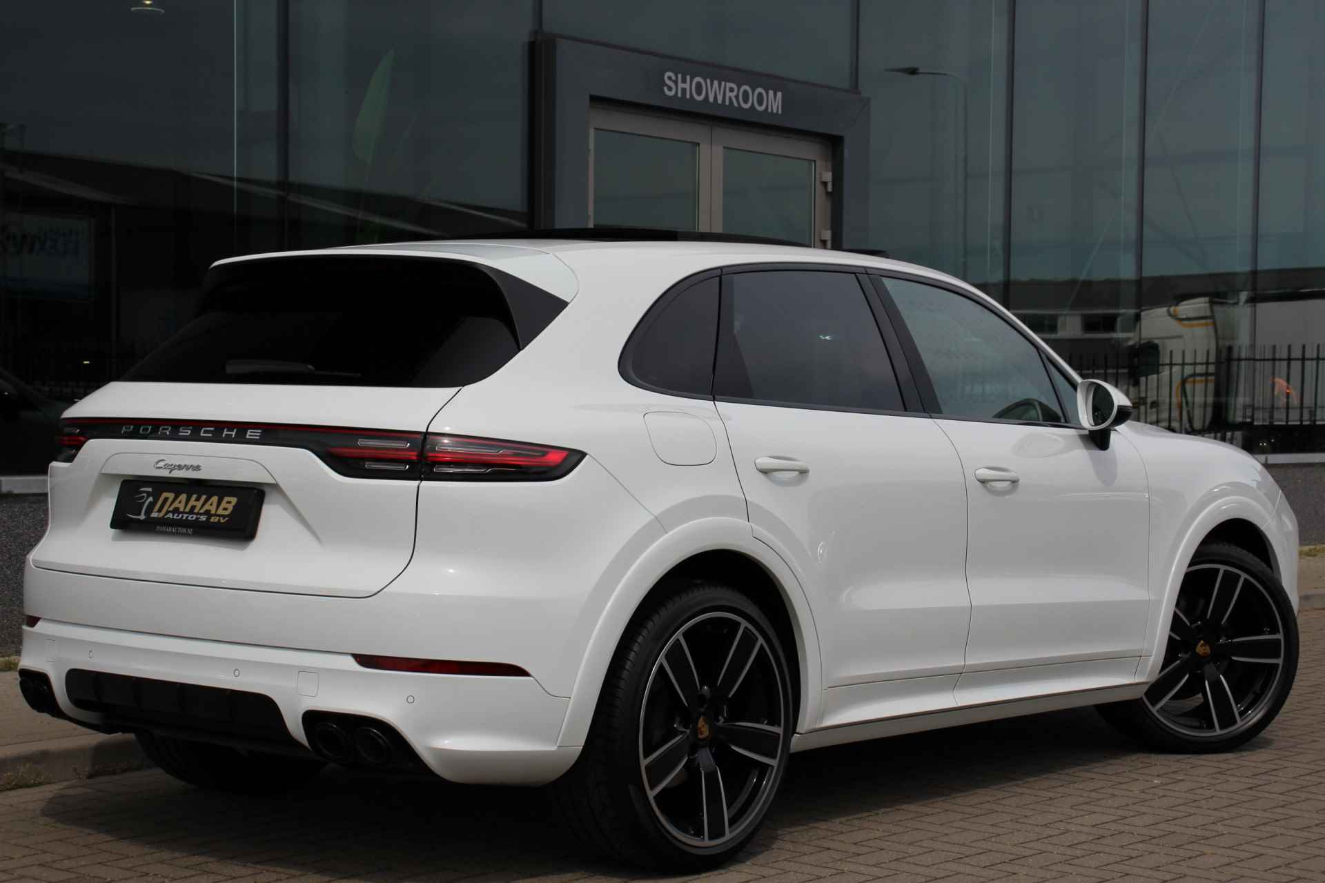 Porsche Cayenne 3.0 | SportDesign | Pano | Luchtvering | Adaptief cruise control | 22" | 340PK - 6/41