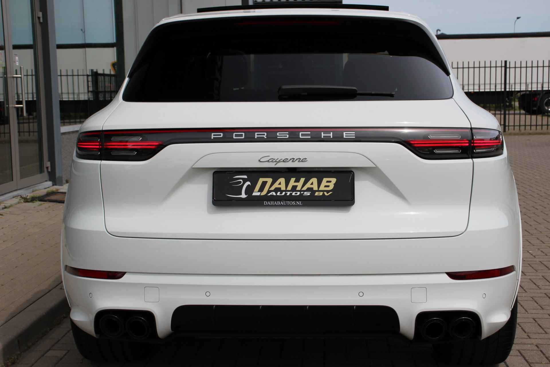 Porsche Cayenne 3.0 | SportDesign | Pano | Luchtvering | Adaptief cruise control | 22" | 340PK - 8/41