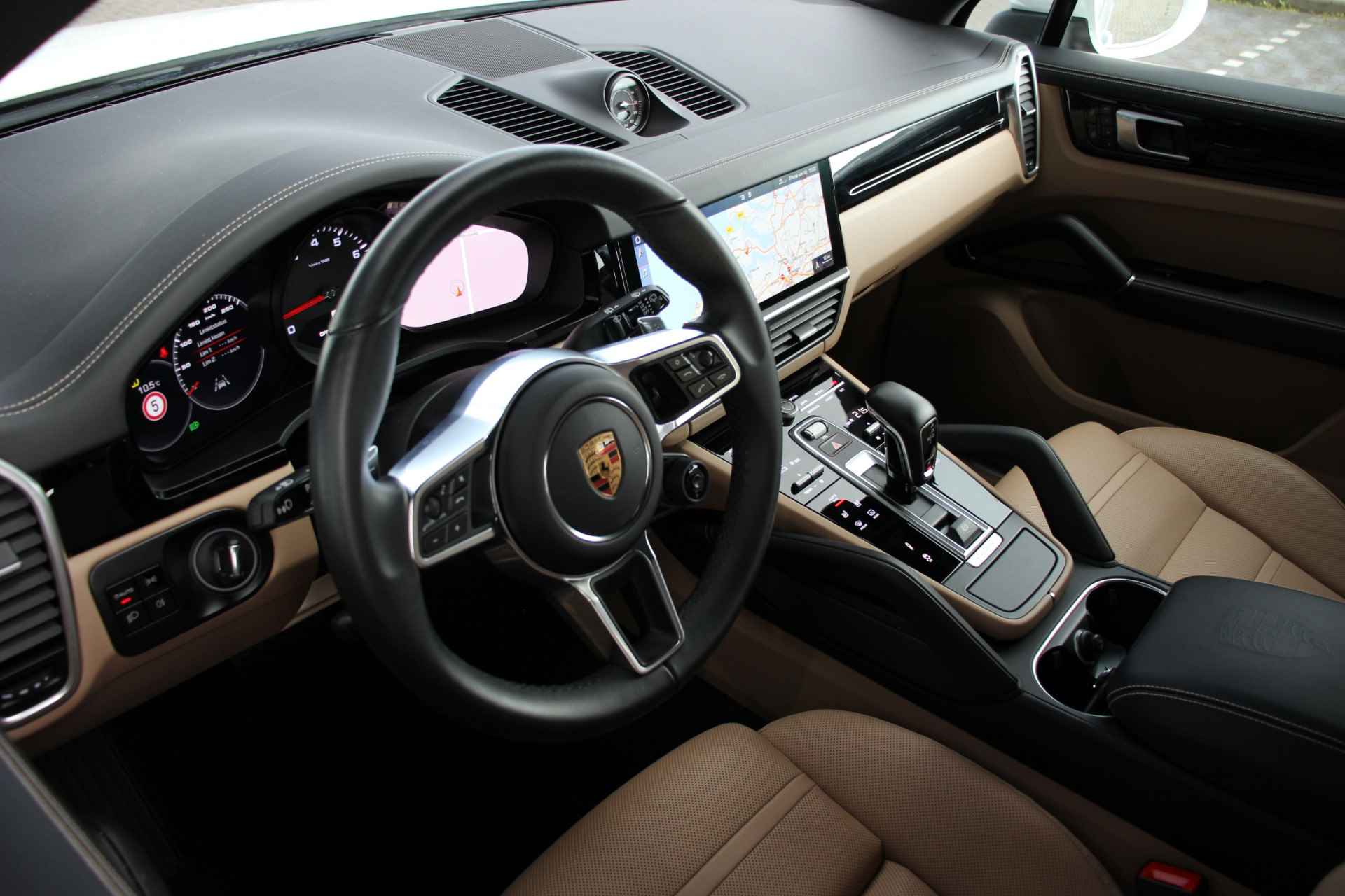 Porsche Cayenne 3.0 | SportDesign | Pano | Luchtvering | Adaptief cruise control | 22" | 340PK - 10/41