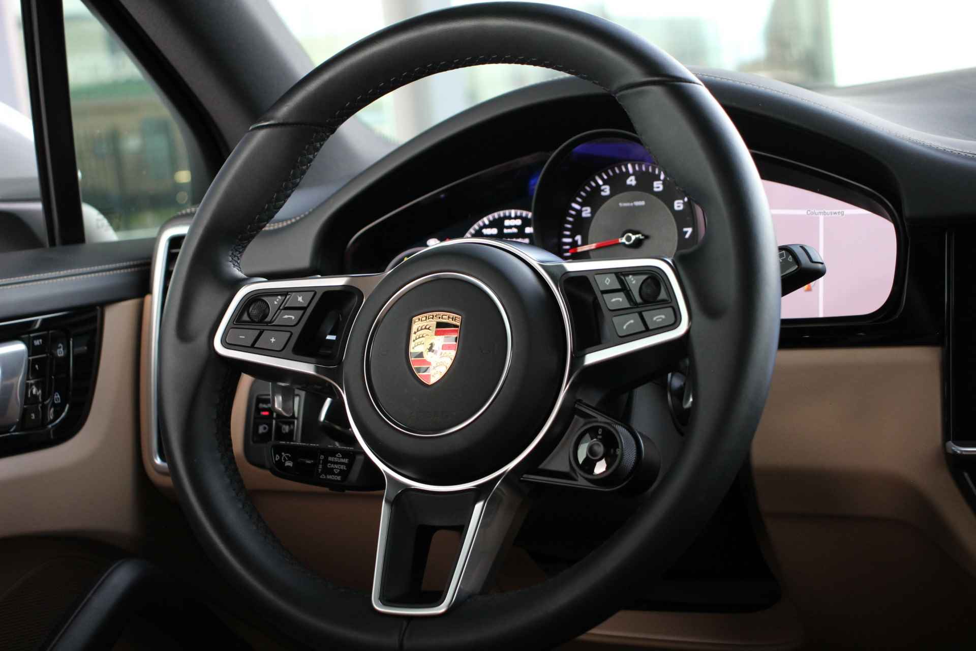 Porsche Cayenne 3.0 | SportDesign | Pano | Luchtvering | Adaptief cruise control | 22" | 340PK - 15/41