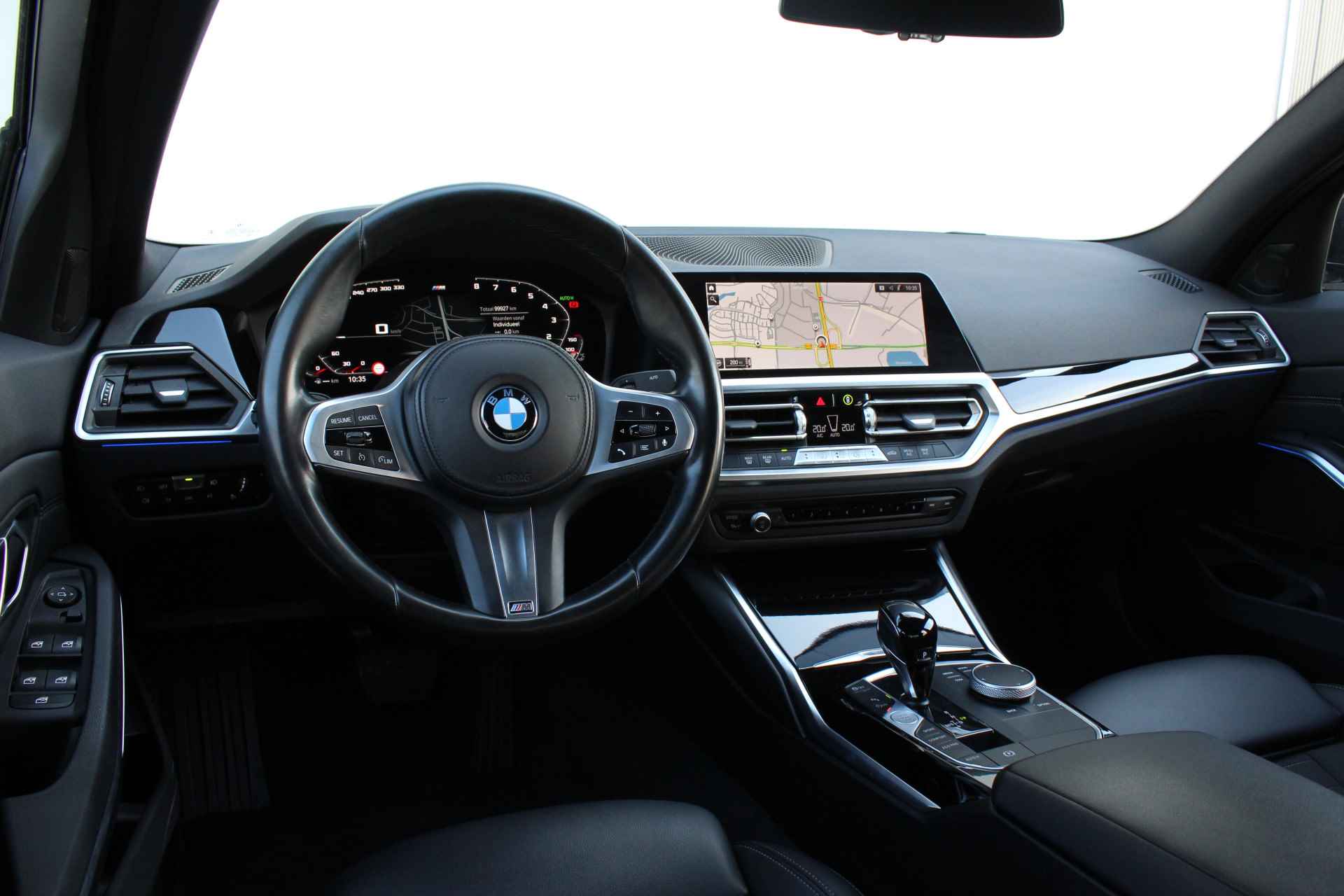 BMW 3 Serie 318i Executive Sport Line Automaat / Sportstoelen / LED / Live Cockpit Professional / PDC voor + achter / Cruise Control - 24/26
