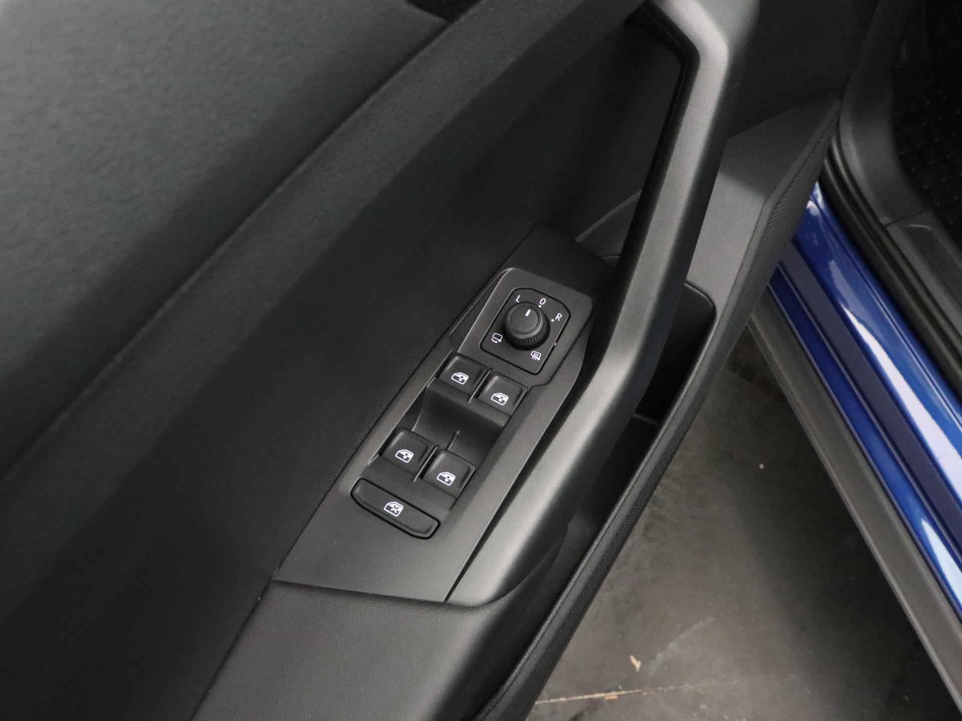 Volkswagen T-Cross 1.0 TSI Life App Connect | Stoelverwarming | Side Assist | ACC | Parkeersensoren - 13/38