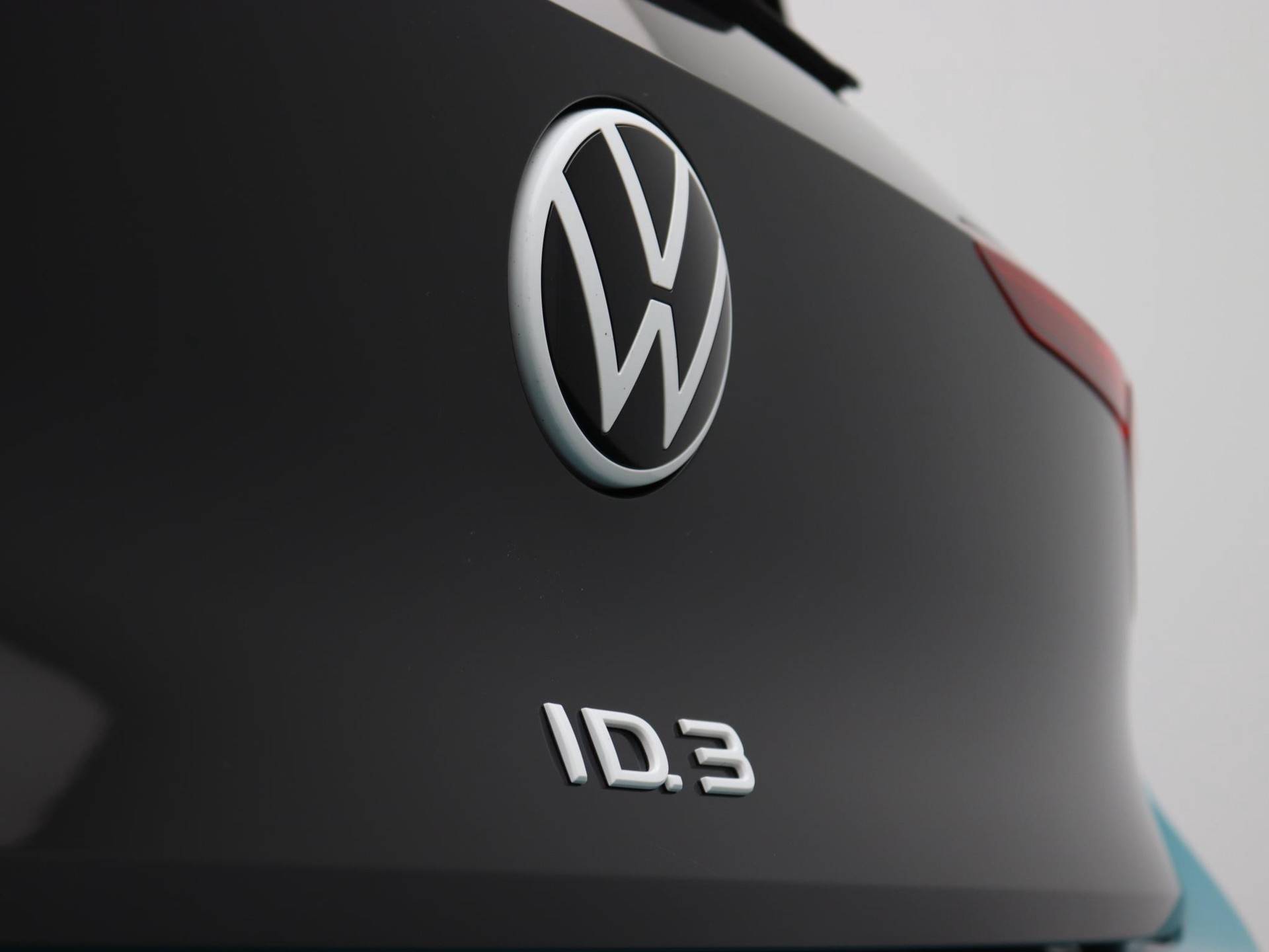 Volkswagen ID.3 Pro 58 kWh 204 PK [ | Automaat | €2.000,- subsidie | 8% bijtelling | Navigatie | LED | Parkeersensoren | Lichtmetalen velgen | Stoelverwarming | Climate control | Adaptive cruise control | - 38/40