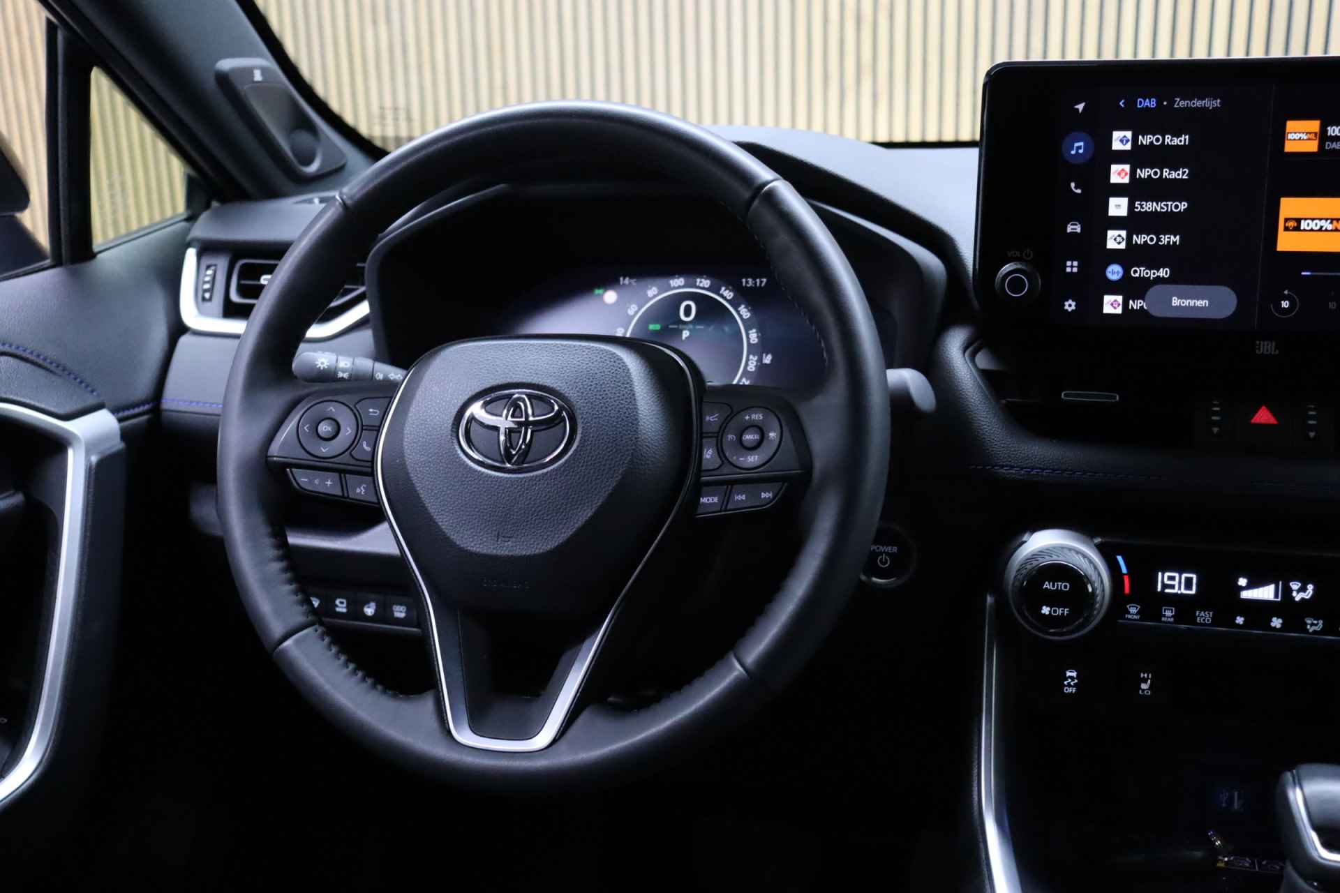 Toyota RAV4 2.5 Hybrid Style Innovation-pakket | JBL Audio | Adaptive-cruise | Elek. Achterklep | Dodehoekdetectie | 360 Graden Camera | Apple Carplay & Android Auto - 19/51