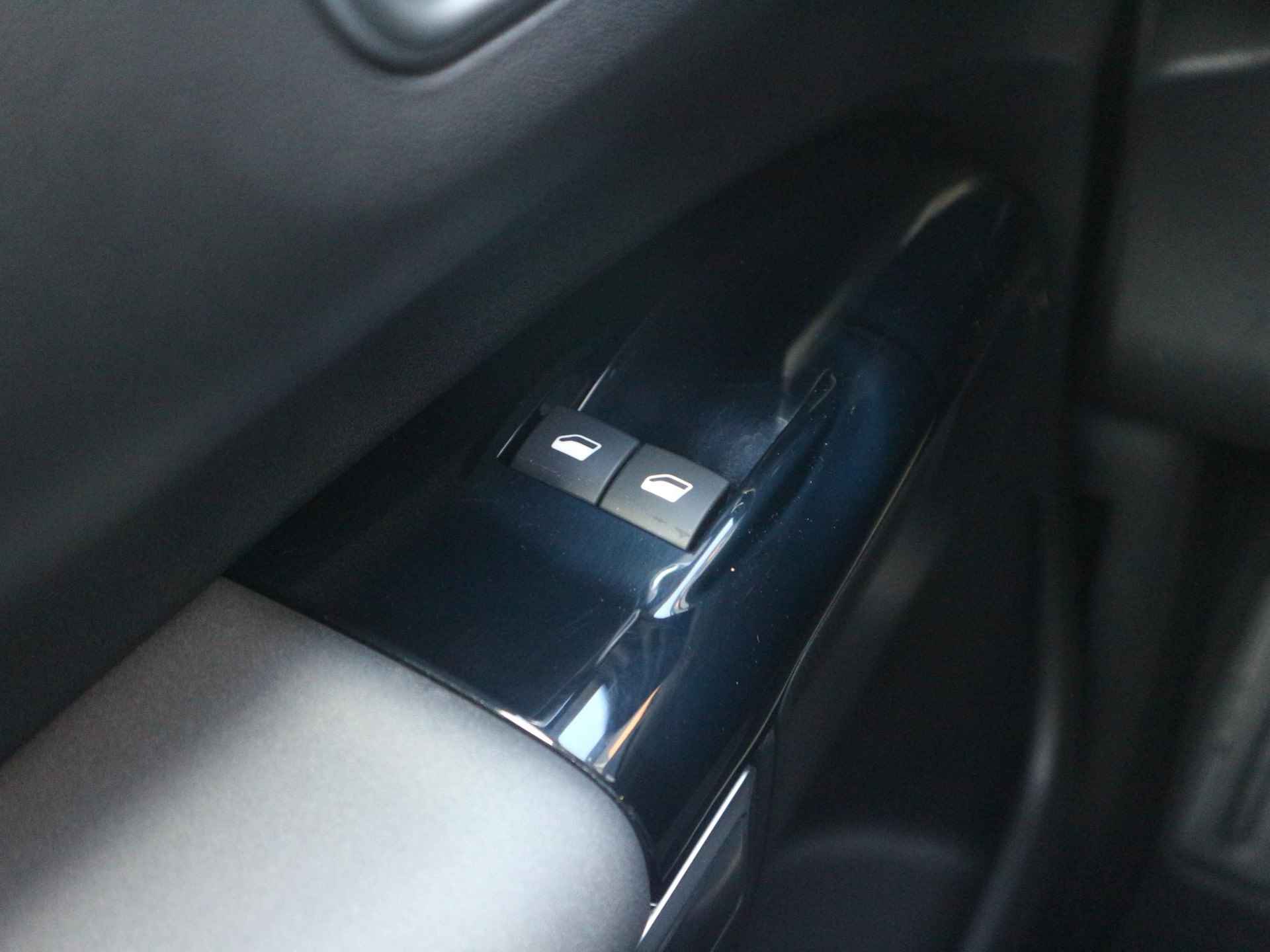 Citroen C4 Cactus 1.2 110pk Feel S&S Automaat | Cruise Control | Navigatie | Apple Carplay | Trekhaak - 18/41
