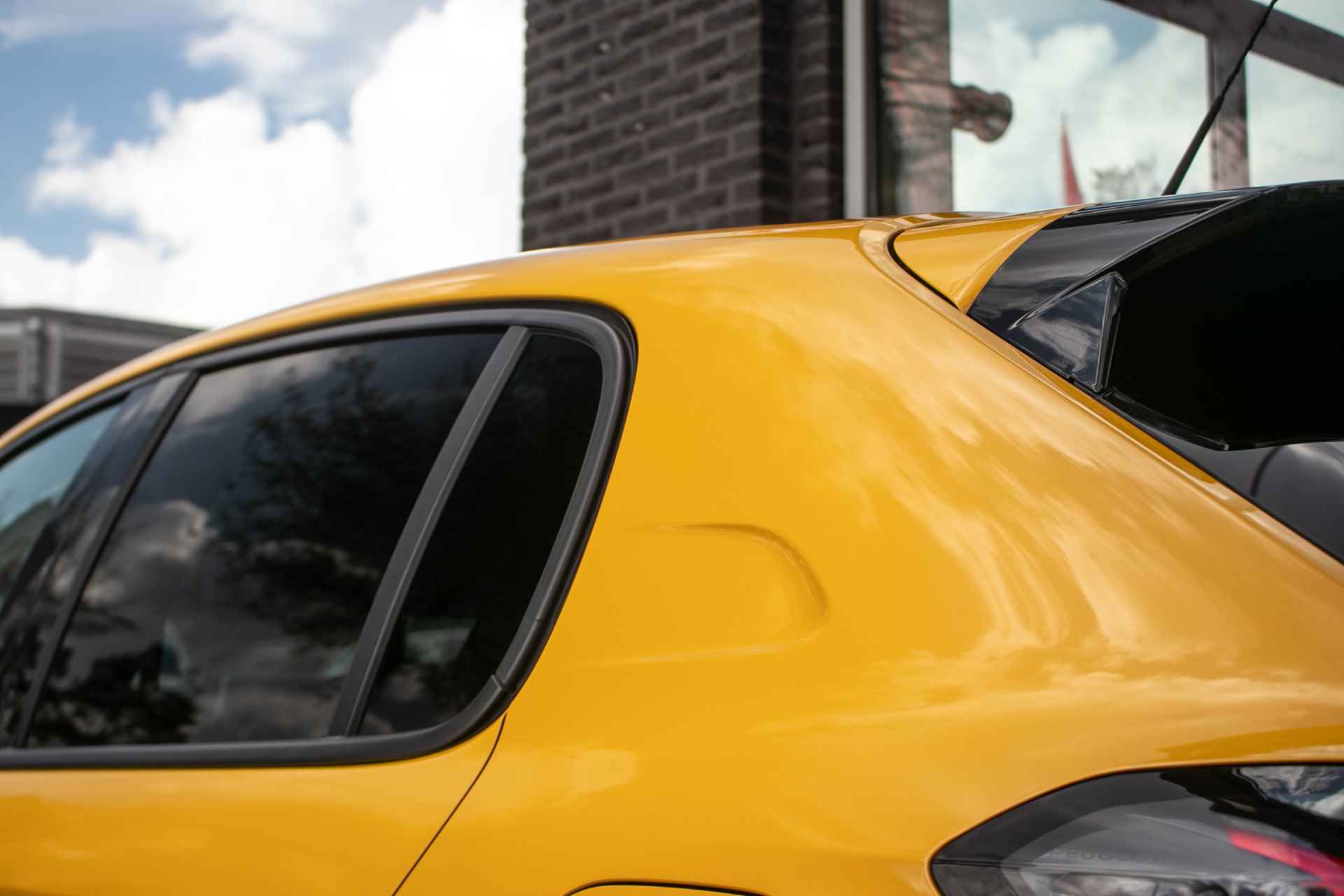 Peugeot 208 1.2 PureTech Allure - All-in rijklrprs | Stoelverw. | Carplay/Android - 31/40