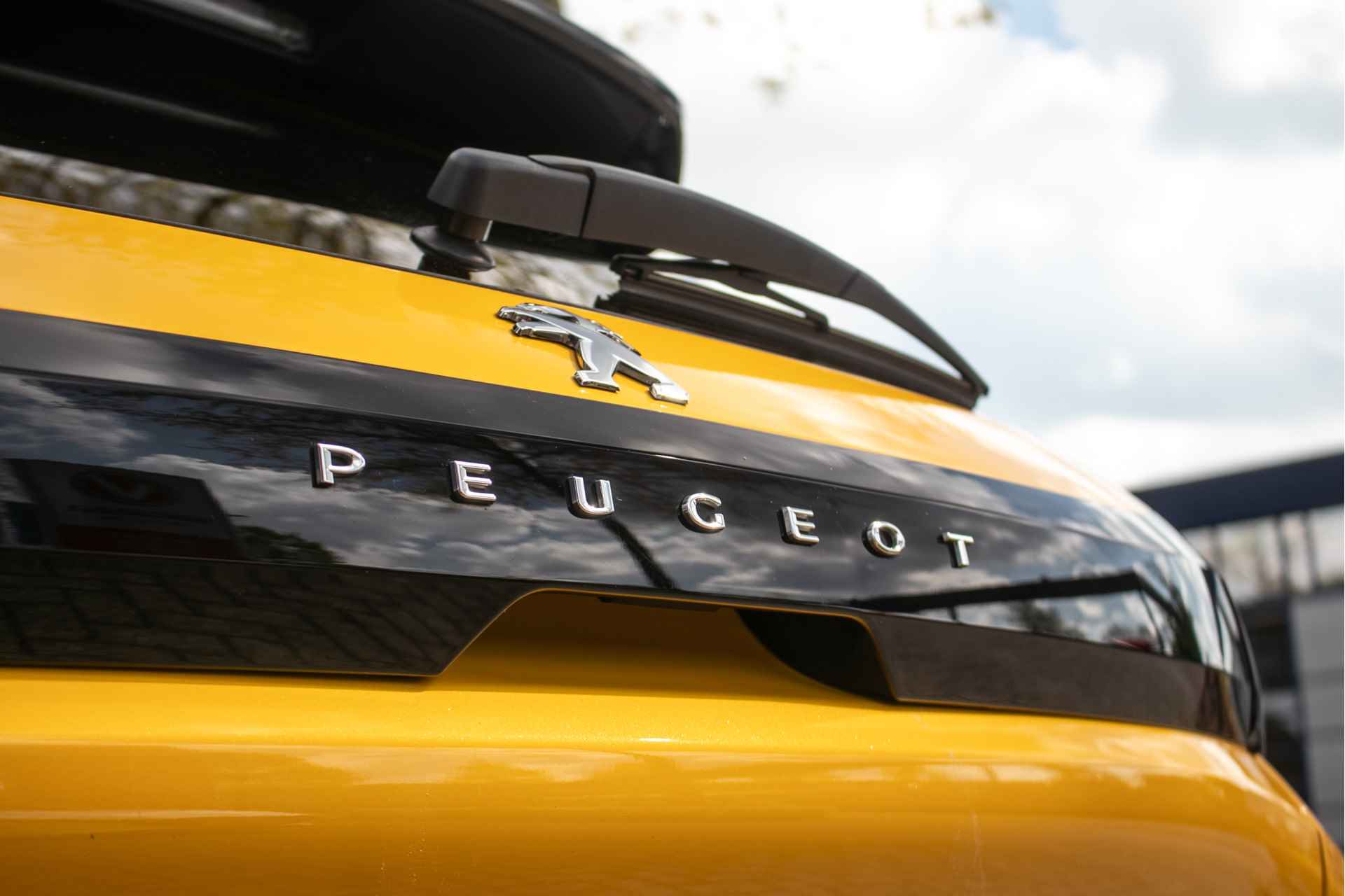 Peugeot 208 1.2 PureTech Allure - All-in rijklrprs | Stoelverw. | Carplay/Android - 32/40