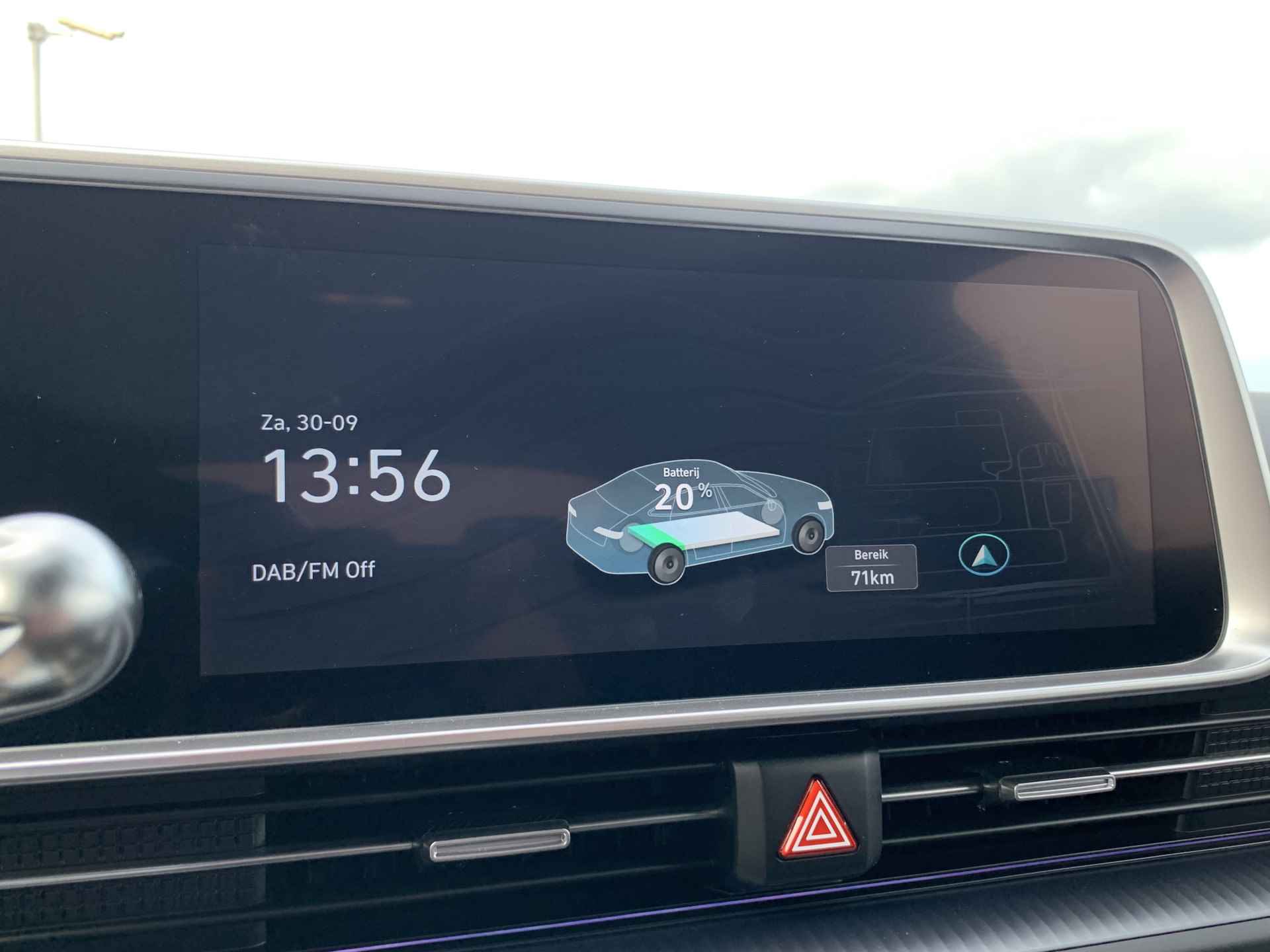 Hyundai IONIQ 6 Connect 77 kWh Volledig Elektrisch, 614 KM WLTP RANGE, Navigatie en Stoelverwarming Uit voorraad leverbaar! - 29/40