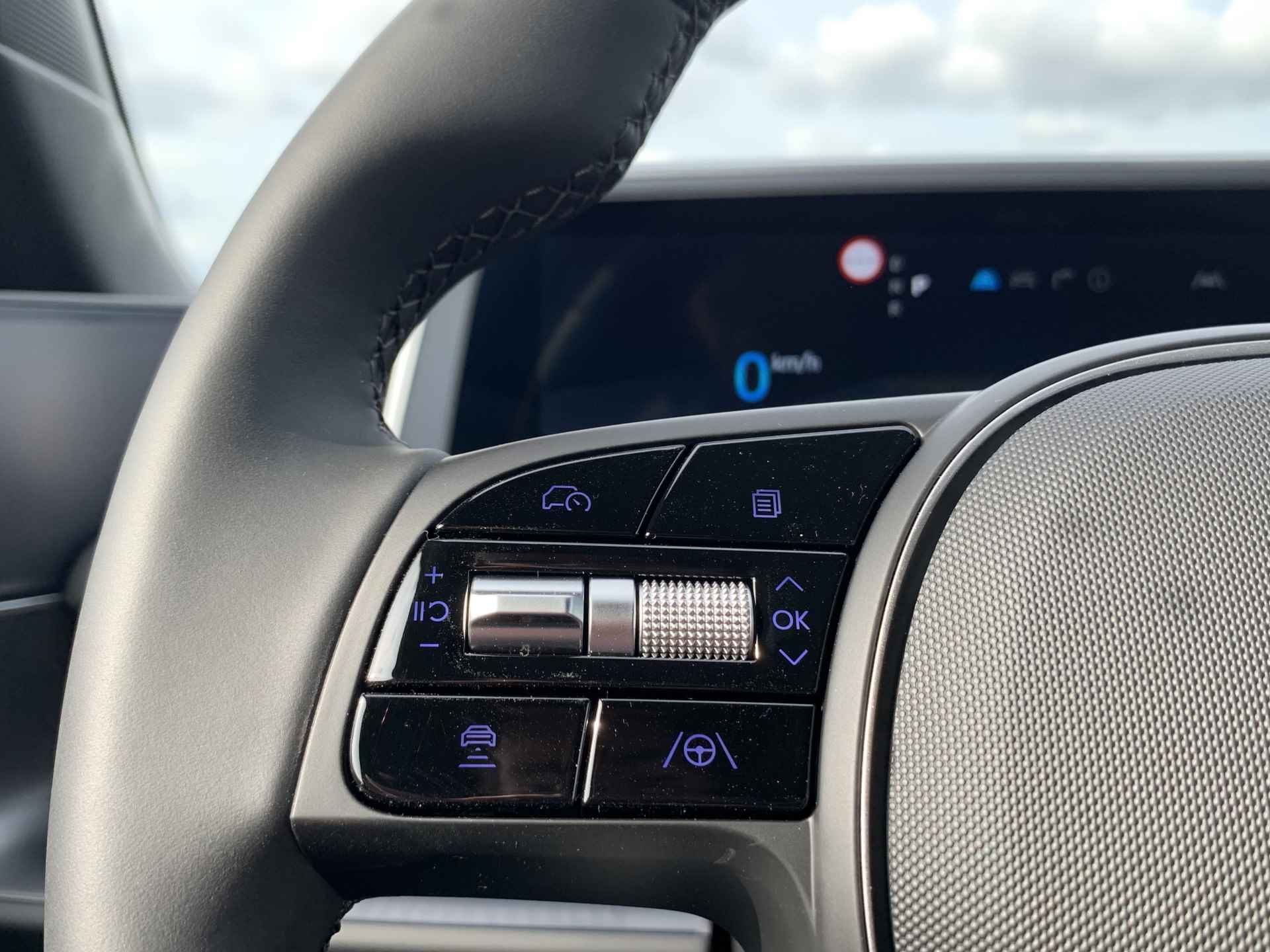 Hyundai IONIQ 6 Connect 77 kWh Volledig Elektrisch, 614 KM WLTP RANGE, Navigatie en Stoelverwarming Uit voorraad leverbaar! - 35/40