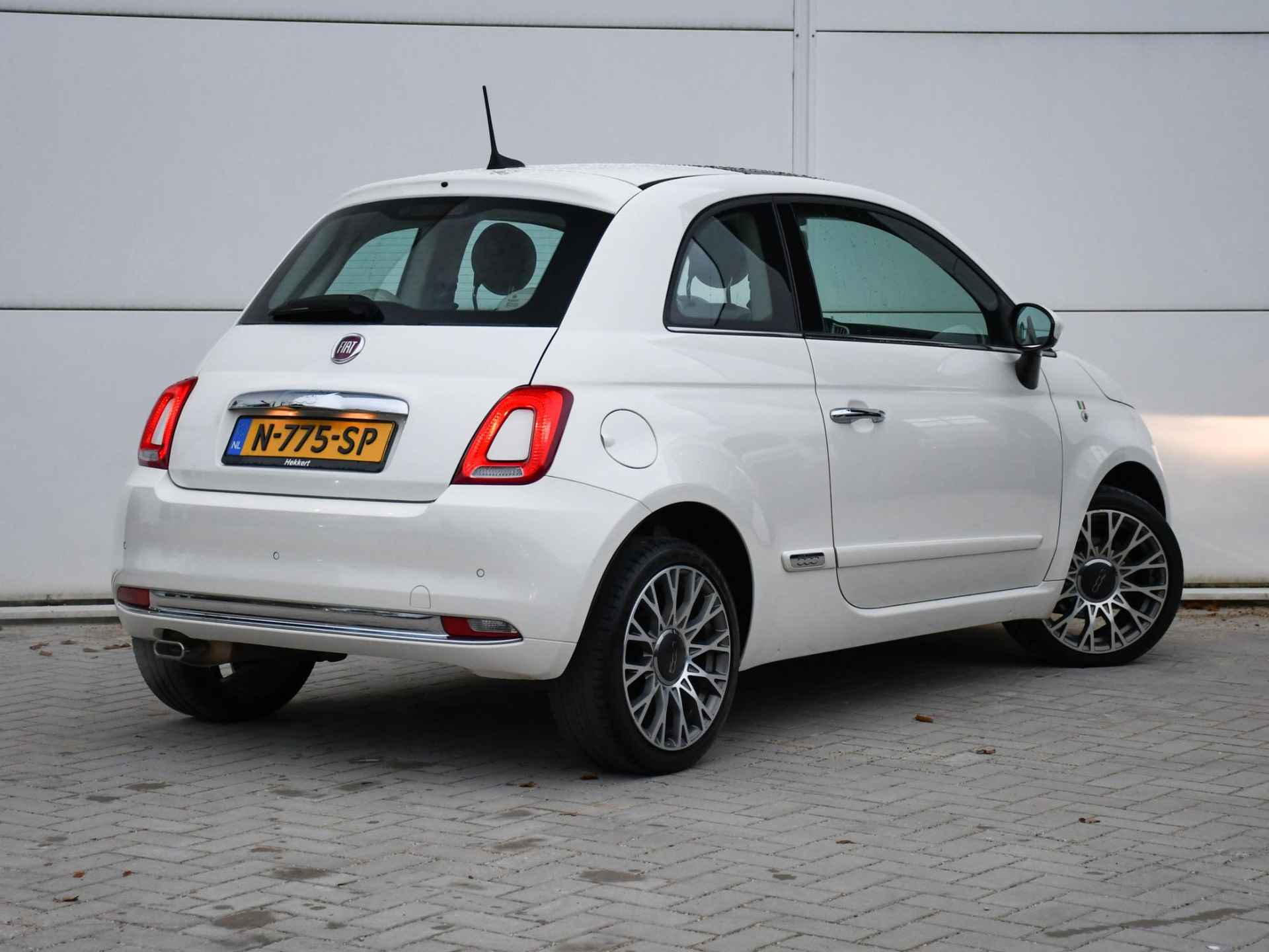 Fiat 500 Lounge 1.2 69pk PANO-DAK | PDC ACHTER | CRUISE.C | 15''LM | DAB | 56.567KM - 4/26