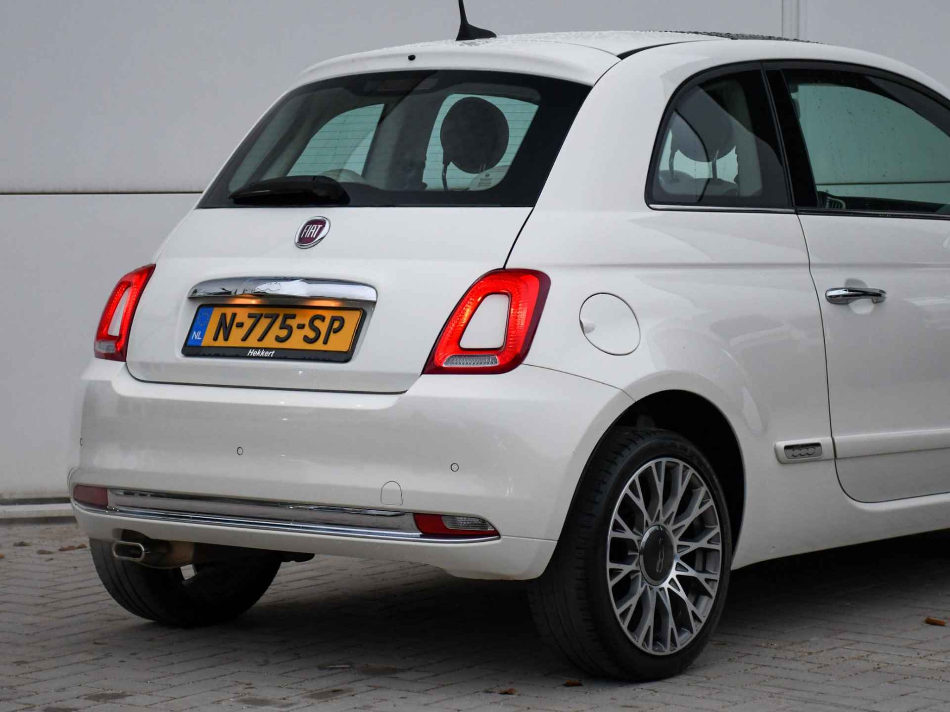 Fiat 500 Lounge 1.2 69pk PANO-DAK | PDC ACHTER | CRUISE.C | 15''LM | DAB | 56.567KM - 5/26