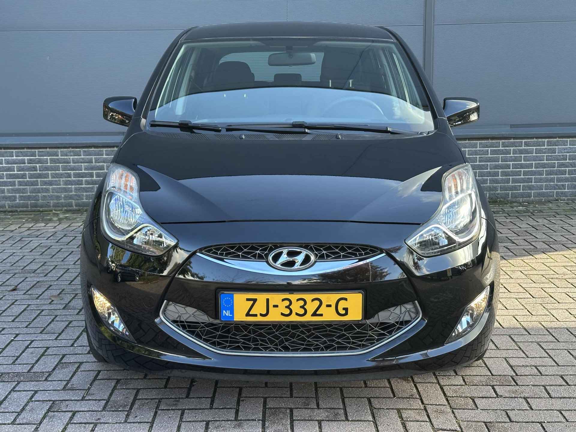 Hyundai ix20 1.4i i-Motion lage kilometerstand / Elektrische ramen V+A / Stoelverwarming / Airco / stoel in hoogte verstelbaar / - 23/29