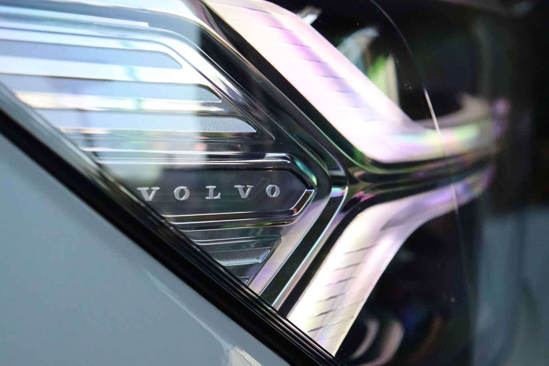 Volvo XC40 T5 Recharge R-Design | Elektrische bestuurdersstoel met geheugen | Stoel en Stuurwielverwarming | Adaptieve Cruise Control | Pil - 54/56