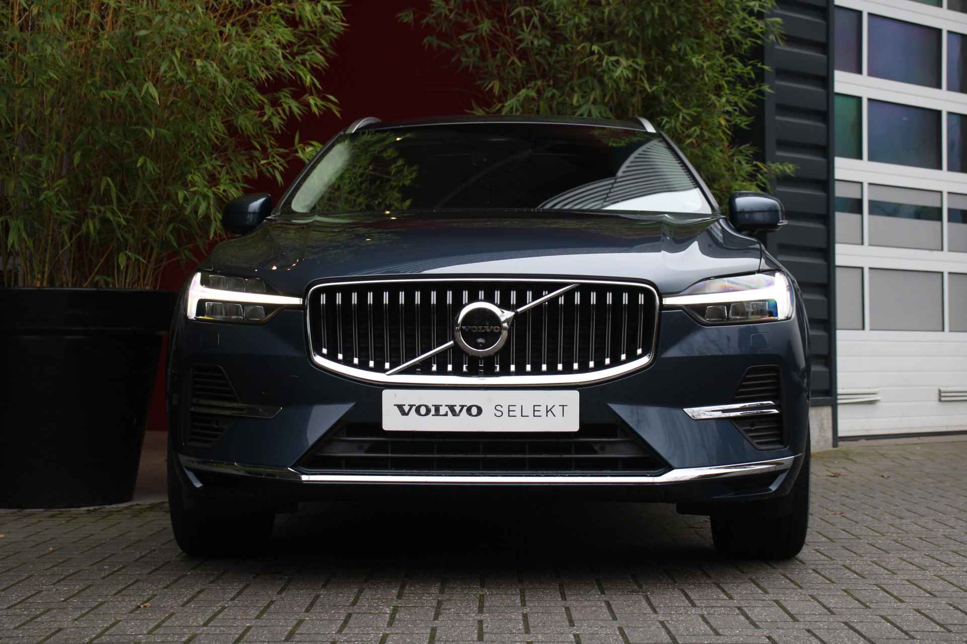 Volvo XC60 Recharge T8 AWD 455pk Ultimate Bright | Luchtvering | Trekhaak | 360 Camera | Schuifdak | Harman/Kardon | Pilot Assist - 11/27