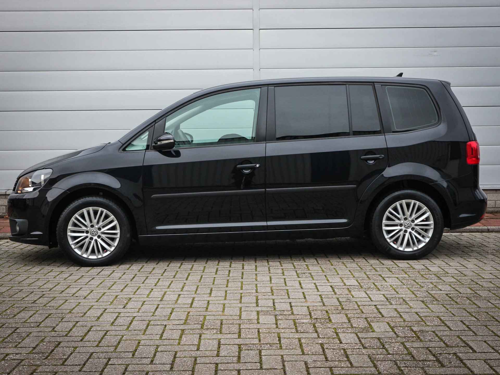 Volkswagen Touran 1.6 TDI Comfortline BlueMotion 7p. | Airco | Navi | Cruise | Lichtmetaal | 7 Persoons | Mistlampen | Trekhaak | - 10/48