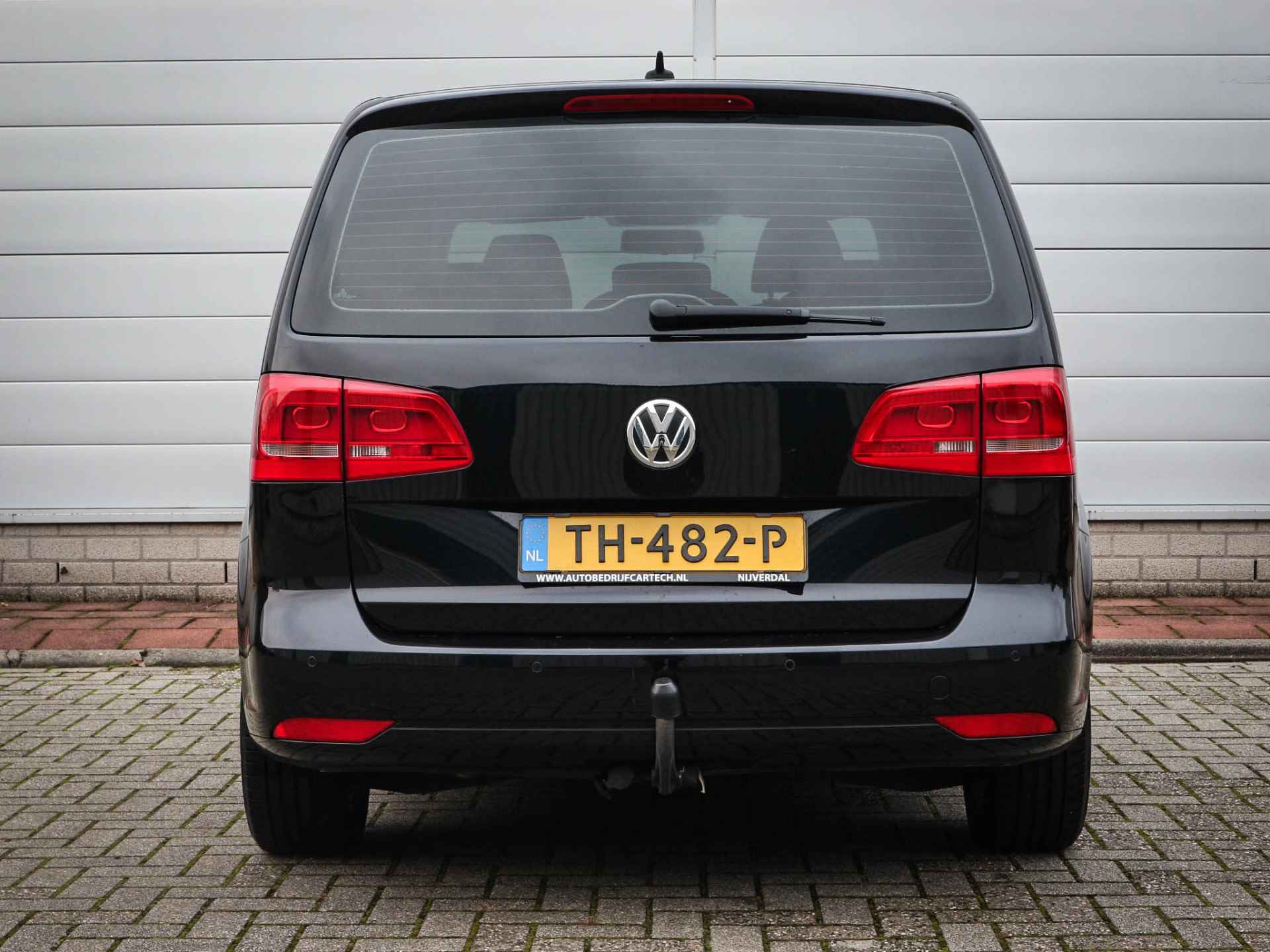 Volkswagen Touran 1.6 TDI Comfortline BlueMotion 7p. | Airco | Navi | Cruise | Lichtmetaal | 7 Persoons | Mistlampen | Trekhaak | - 12/48