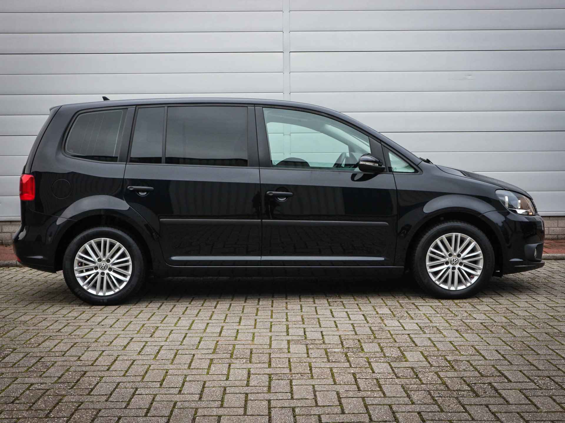 Volkswagen Touran 1.6 TDI Comfortline BlueMotion 7p. | Airco | Navi | Cruise | Lichtmetaal | 7 Persoons | Mistlampen | Trekhaak | - 14/48