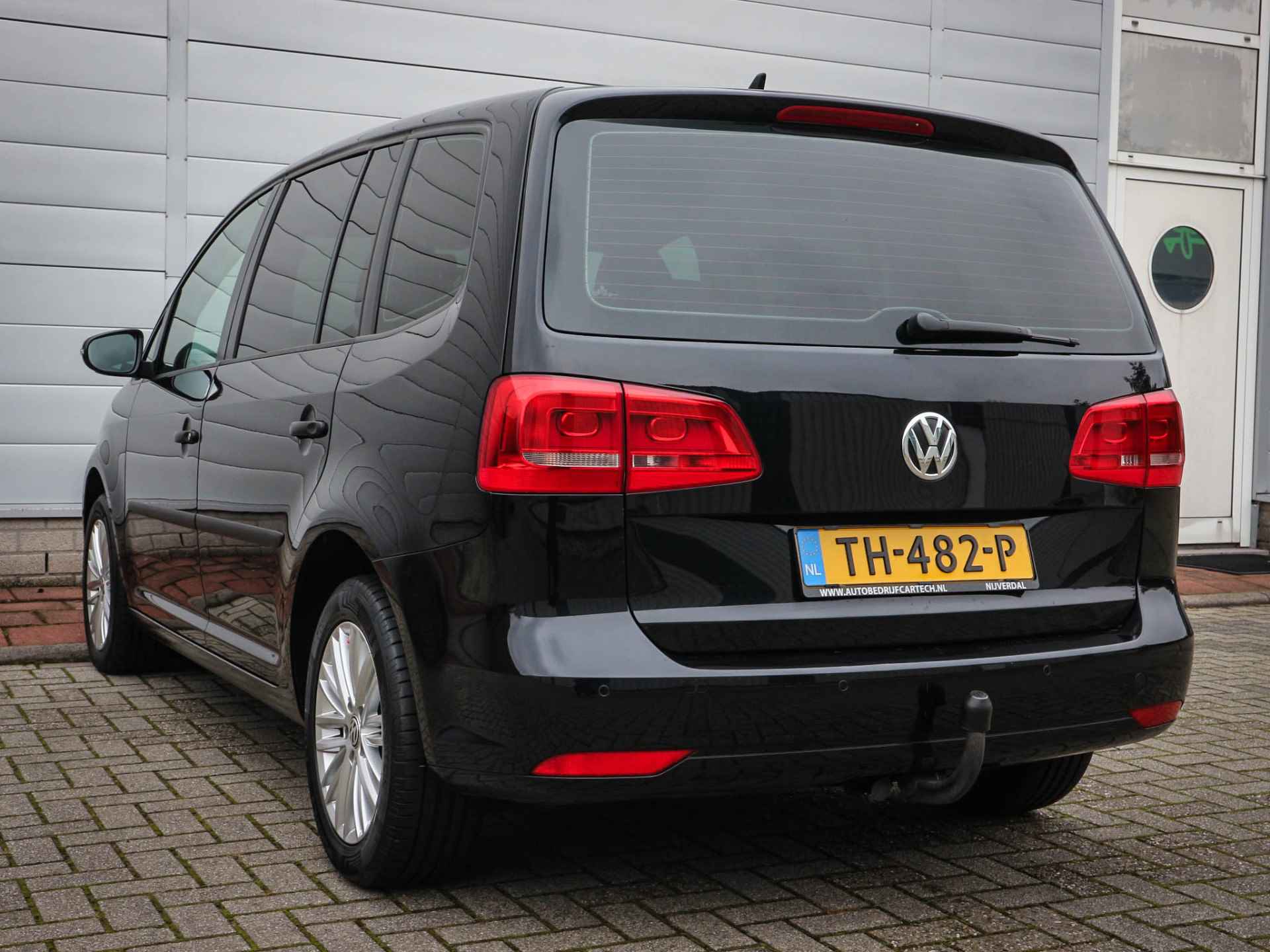 Volkswagen Touran 1.6 TDI Comfortline BlueMotion 7p. | Airco | Navi | Cruise | Lichtmetaal | 7 Persoons | Mistlampen | Trekhaak | - 27/48