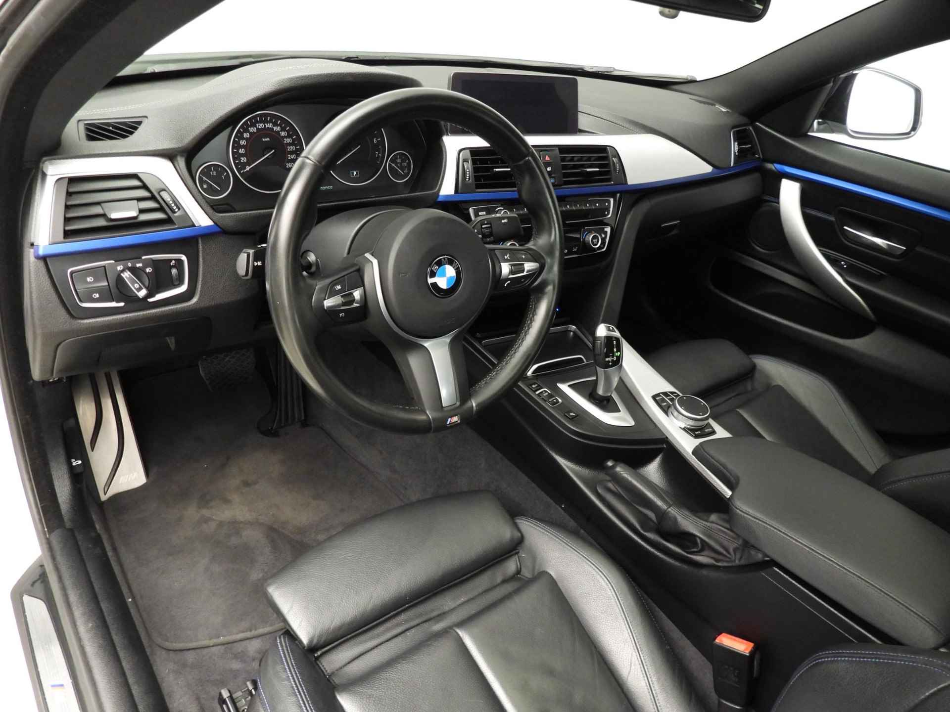 BMW 4 Serie Gran Coupe 418i | M-Sportpakket | LED | Leder | Navigatie | Schuifdak | Sportstoelen | Shadow line | Alu 18 inch - 7/43