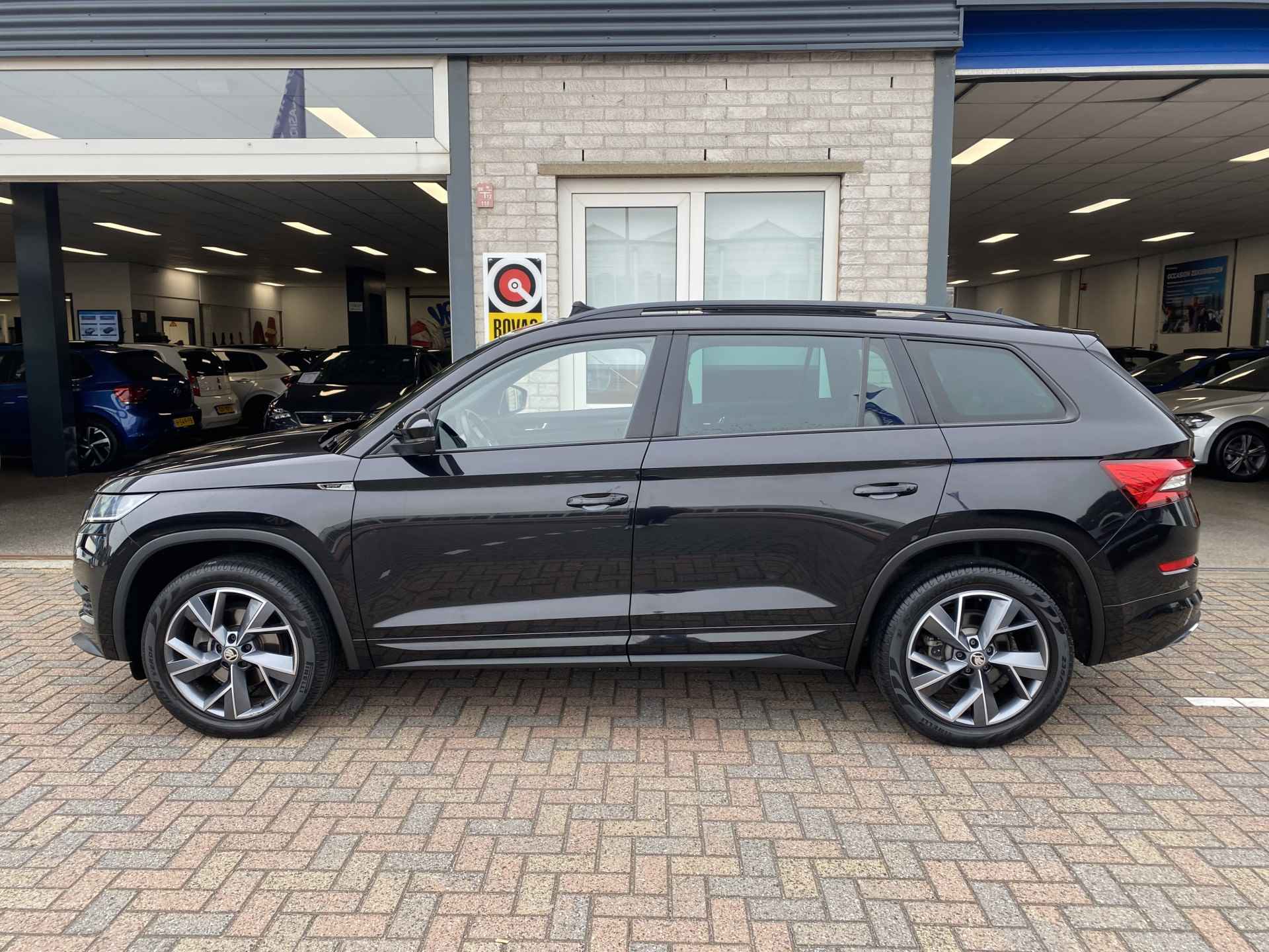 Škoda Kodiaq 1.5 TSI Sportline Business 7p. / AUTOMAAT/ PANO/ TREKHAAK/ CAMERA/ PARK. SENSOREN/ MEMORY SEATS/ KEYLESS/ CRUISE/ VIRTUAL COCKPIT/ APP CONNECT/ STOEL VERWARM./ NAVI/ CLIMA/ - 3/52