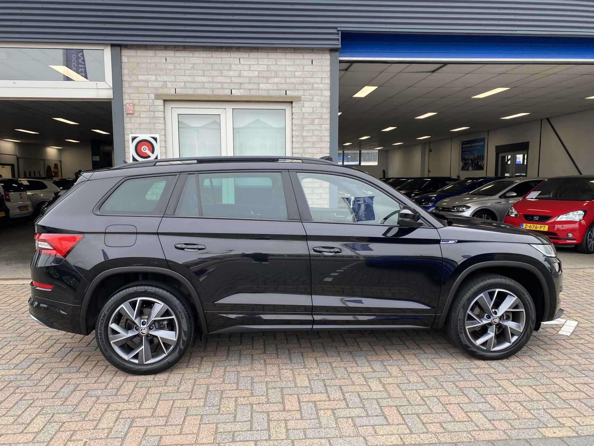 Škoda Kodiaq 1.5 TSI Sportline Business 7p. / AUTOMAAT/ PANO/ TREKHAAK/ CAMERA/ PARK. SENSOREN/ MEMORY SEATS/ KEYLESS/ CRUISE/ VIRTUAL COCKPIT/ APP CONNECT/ STOEL VERWARM./ NAVI/ CLIMA/ - 49/52