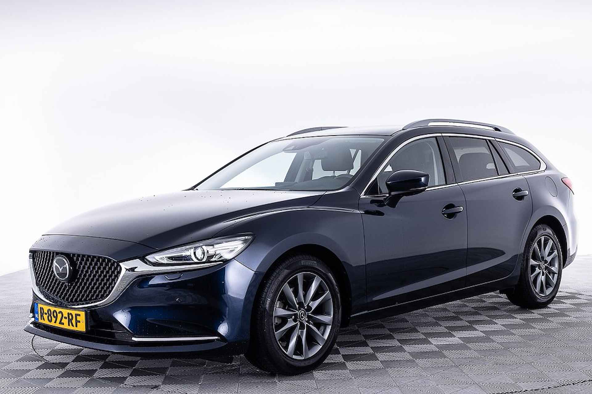 Mazda 6 Sportbreak 2.0 SkyActiv-G 165 Business Automaat | LEDER | Full LED . - 31/35