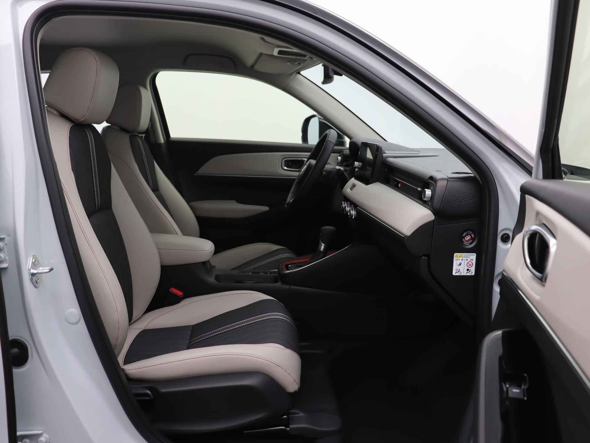Honda HR-V 1.5 e:HEV Advance Style | Incl. € 3000,- voorraad voordeel! | Direct uit voorraad leverbaar! | Tot 10 jaar garantie!* | Navigatie | Elektrische kofferklep | Stuurverwarming | - 24/26