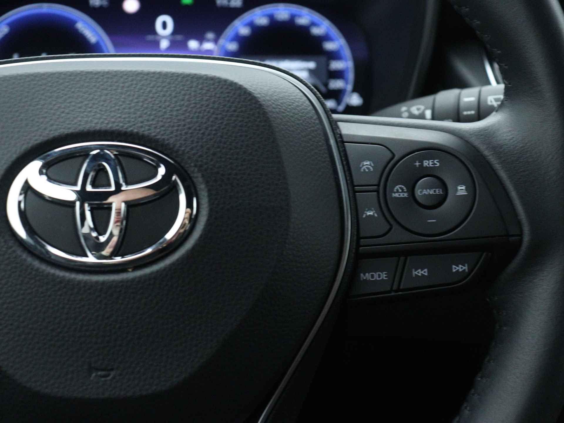 Toyota Corolla Touring Sports 1.8 Hybrid First Edition | Stoelverwarming | Parkeersensoren | Navigatie | Elektrisch bedienbare achterklep | - 23/45