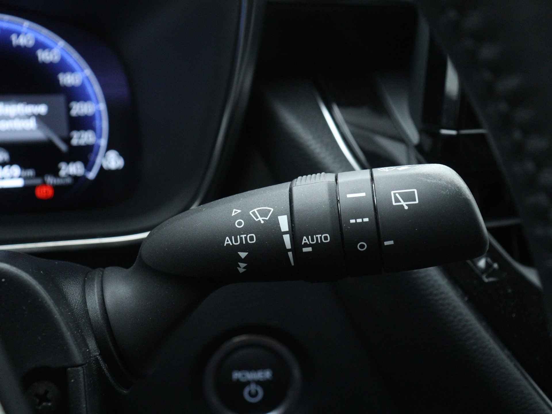 Toyota Corolla Touring Sports 1.8 Hybrid First Edition | Stoelverwarming | Parkeersensoren | Navigatie | Elektrisch bedienbare achterklep | - 25/45