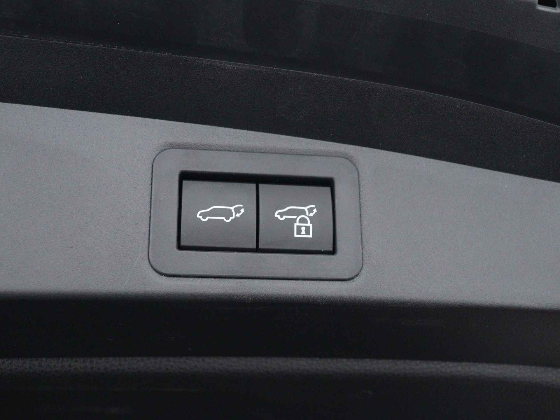 Toyota Corolla Touring Sports 1.8 Hybrid First Edition | Stoelverwarming | Parkeersensoren | Navigatie | Elektrisch bedienbare achterklep | - 36/45
