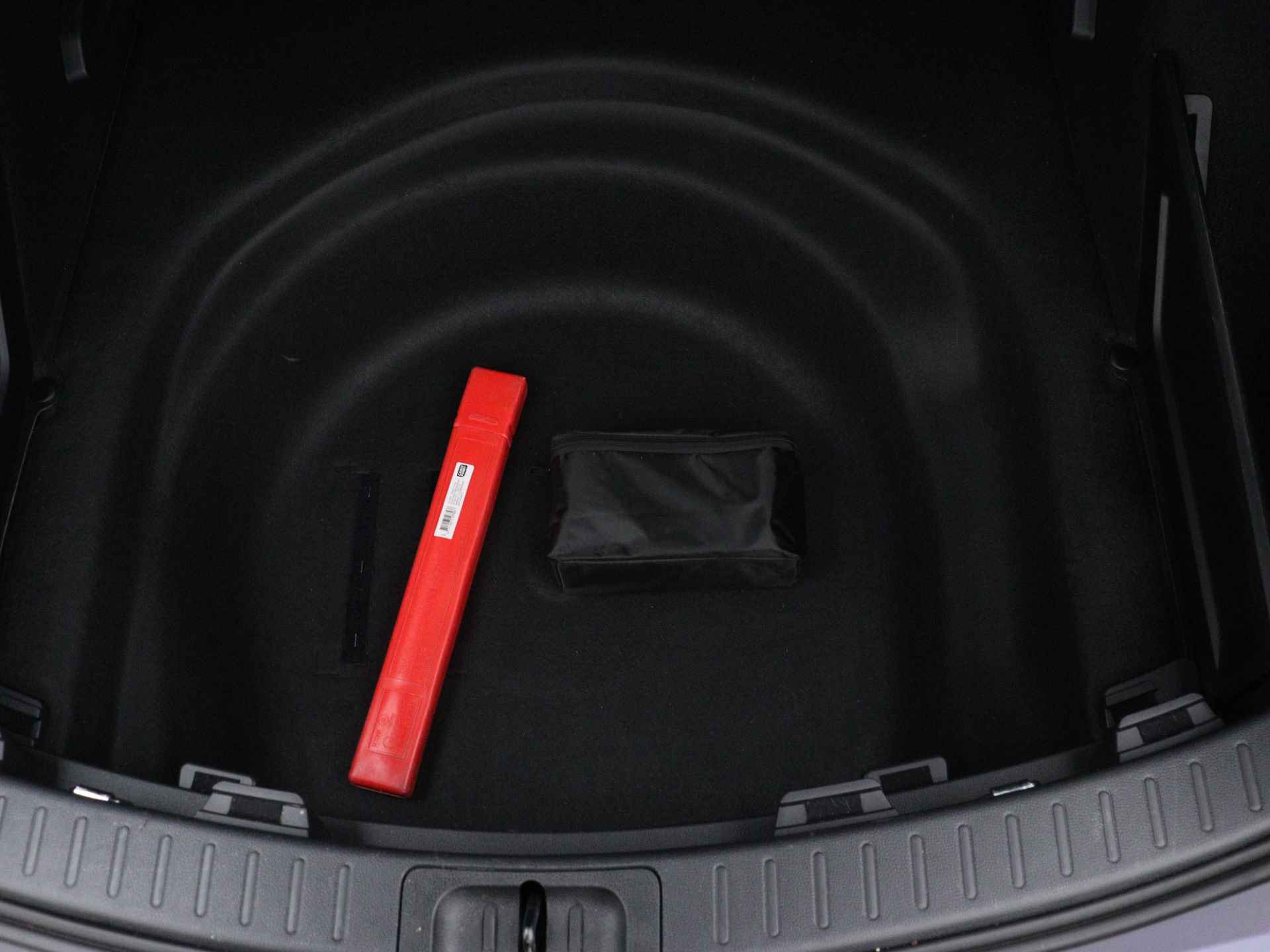 Toyota Corolla Touring Sports 1.8 Hybrid First Edition | Stoelverwarming | Parkeersensoren | Navigatie | Elektrisch bedienbare achterklep | - 40/45