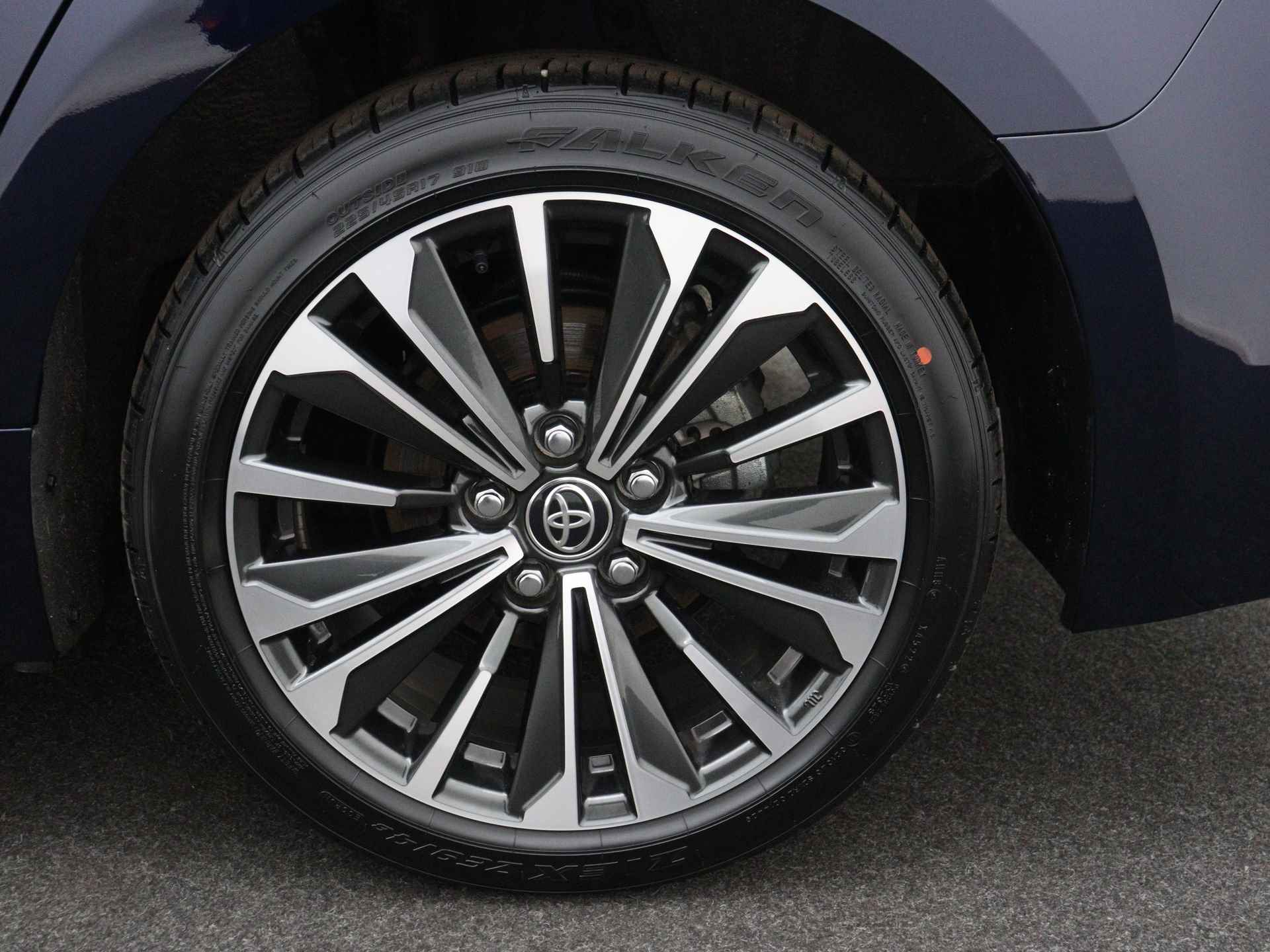 Toyota Corolla Touring Sports 1.8 Hybrid First Edition | Stoelverwarming | Parkeersensoren | Navigatie | Elektrisch bedienbare achterklep | - 44/45
