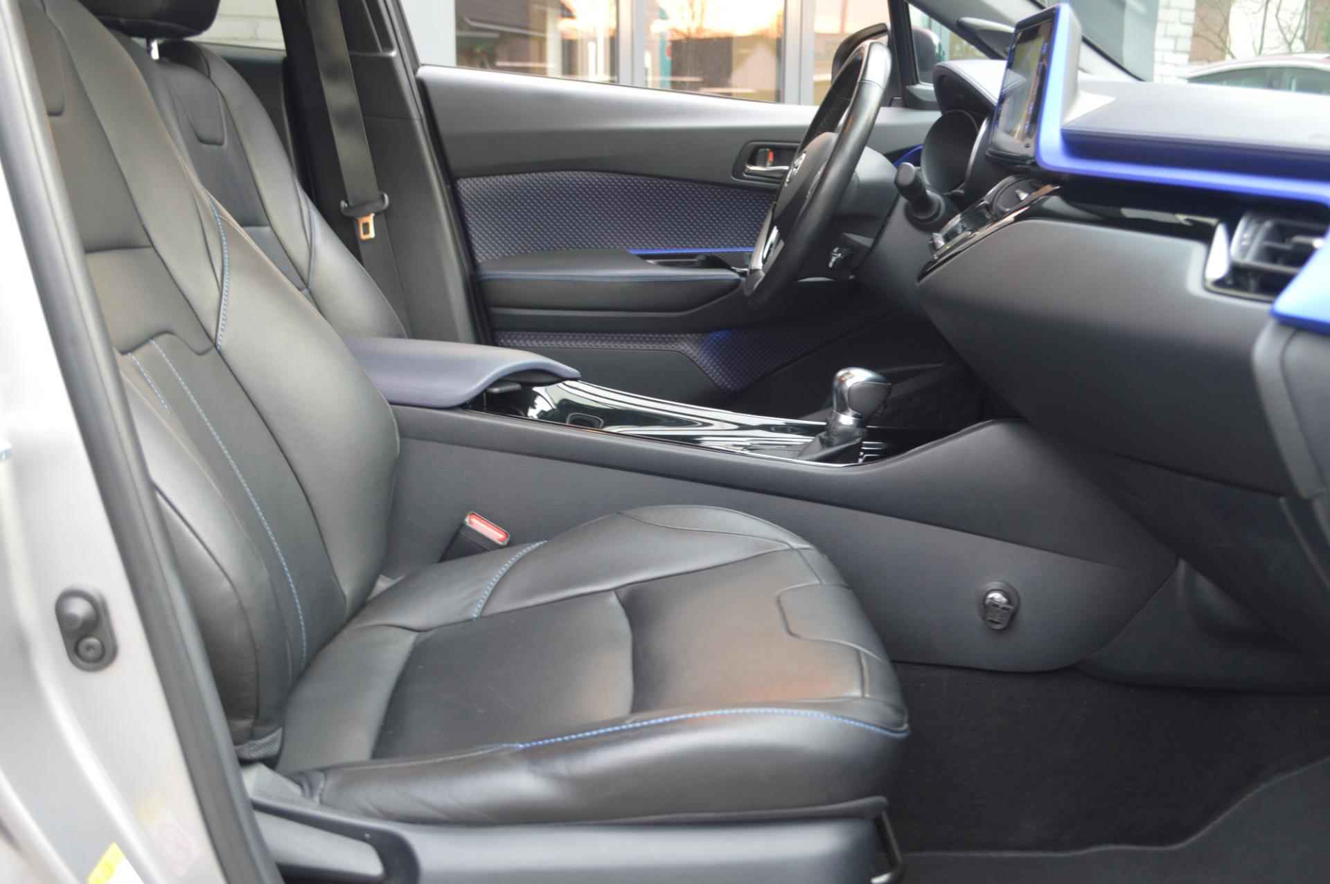 Toyota C-HR 1.8 Hybrid Bi-Tone Plus | UNIEK!!!| Elektrisch open dak | leder | navigatie - 35/36