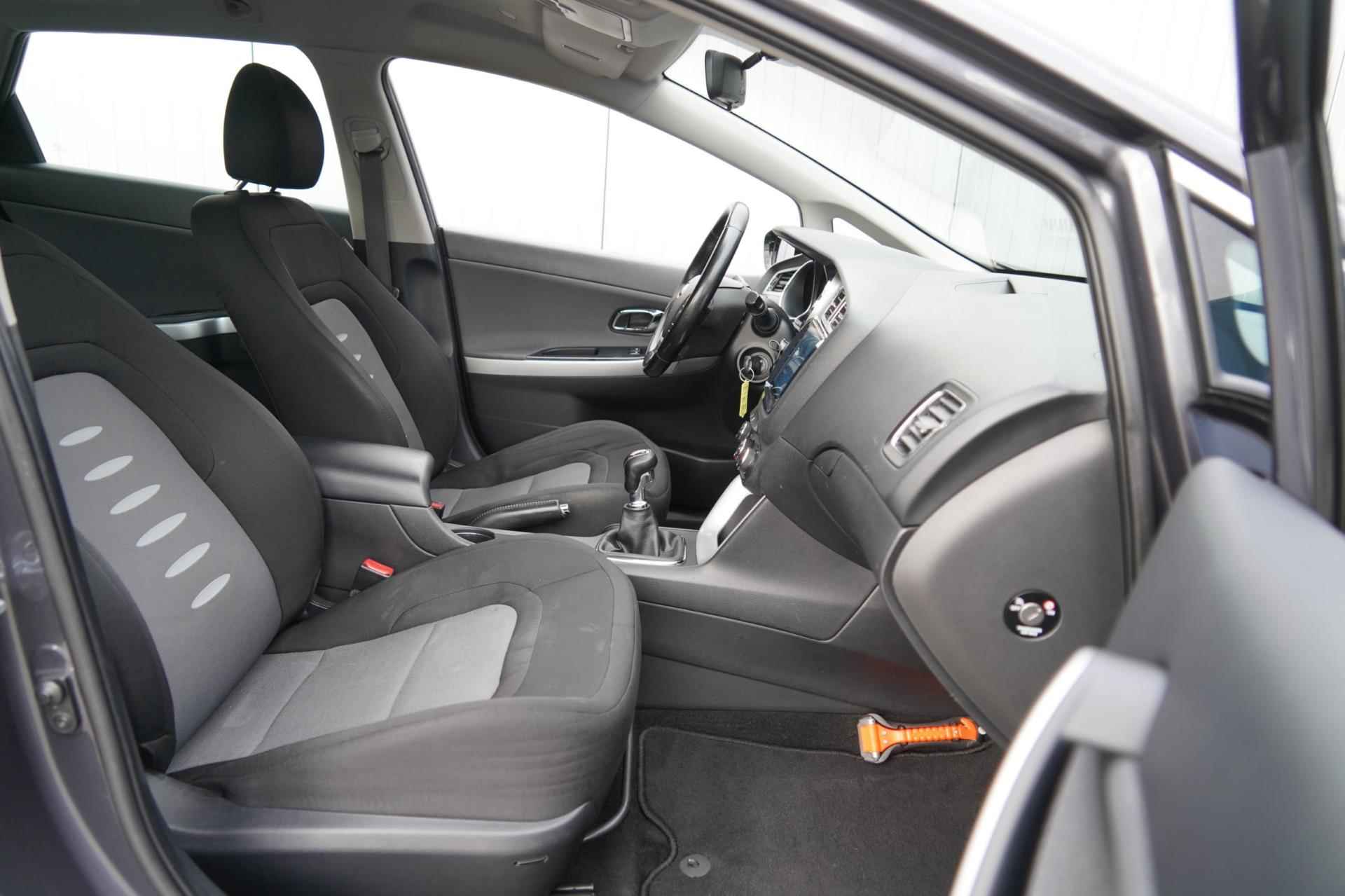 Kia Cee'd Sportswagon 1.6 GDI Comfort Pack / Airco / Trekhaak / Camera / NL-Auto / Elek. Ramen - 5/35