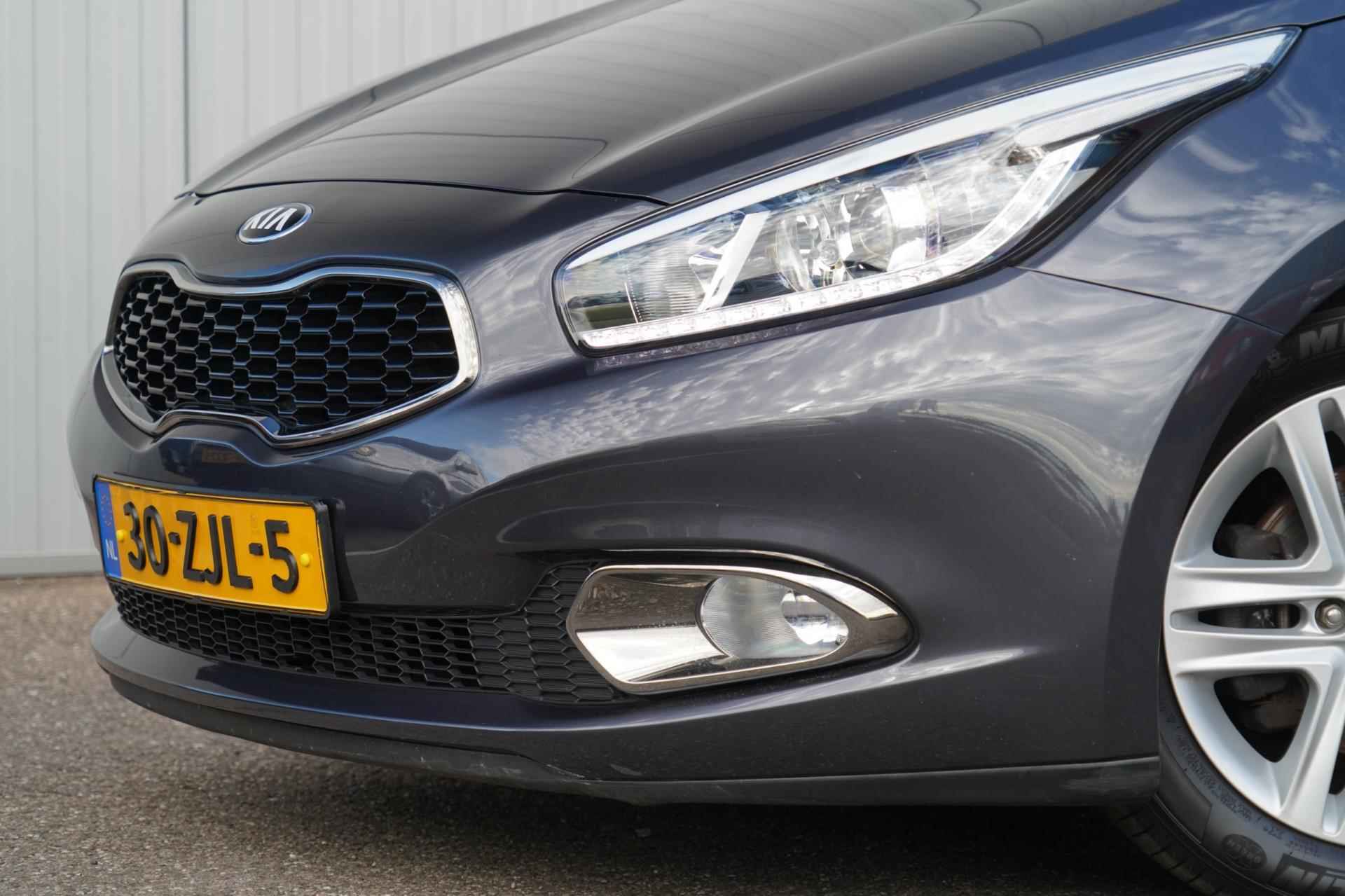 Kia Cee'd Sportswagon 1.6 GDI Comfort Pack / Airco / Trekhaak / Camera / NL-Auto / Elek. Ramen - 23/35