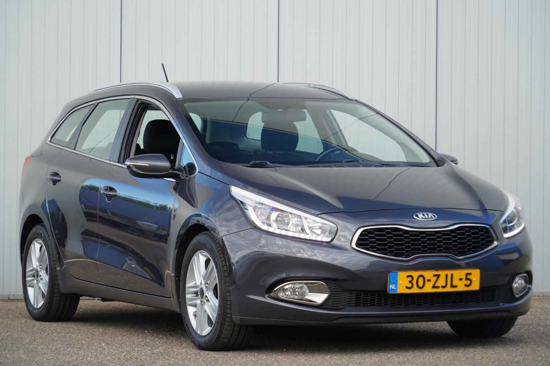 Kia Cee'd Sportswagon 1.6 GDI Comfort Pack / Airco / Trekhaak / Camera / NL-Auto / Elek. Ramen - 28/35