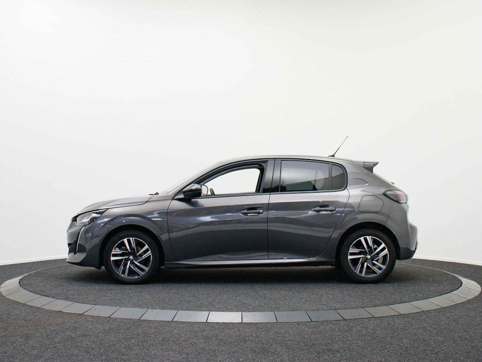 Peugeot 208 1.2 PT Allure Pack | Navigatie | Private lease 399 p.m. - 10/41