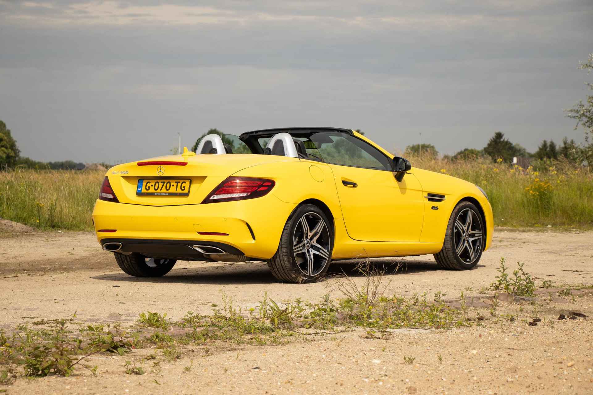 Mercedes-Benz SLC 200 Final Edition  AMG LINE- PACK | APPLE CARPLAY | CAMERA - 2/58