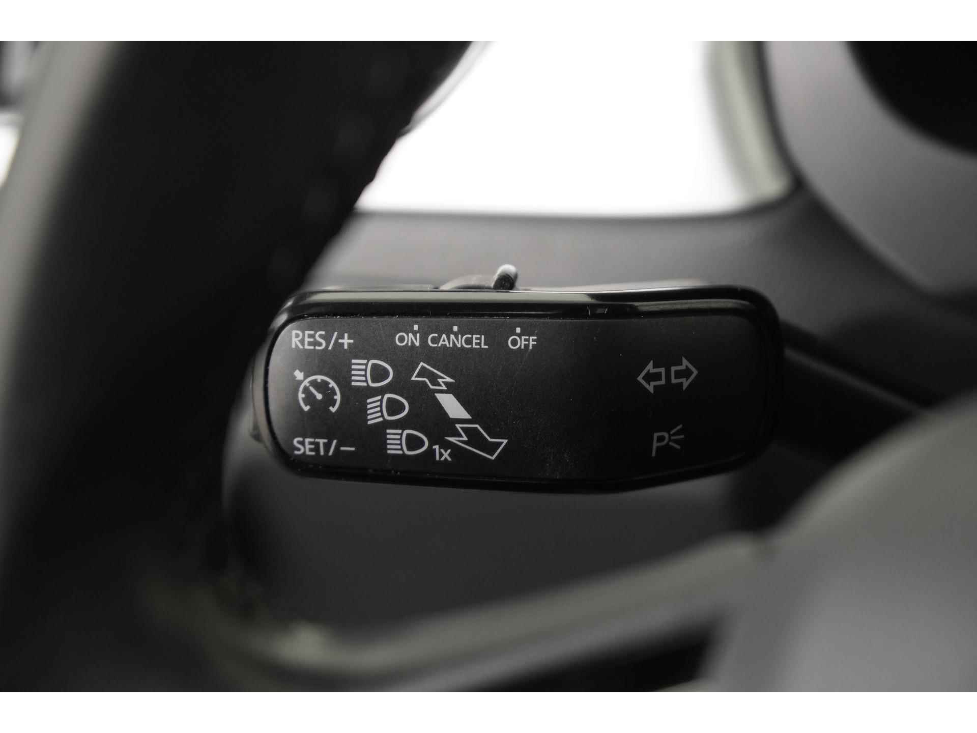 Škoda Rapid Spaceback 1.0 TSI Drive DSG | Panoramadak | Navigatie | Zondag Open! - 37/45