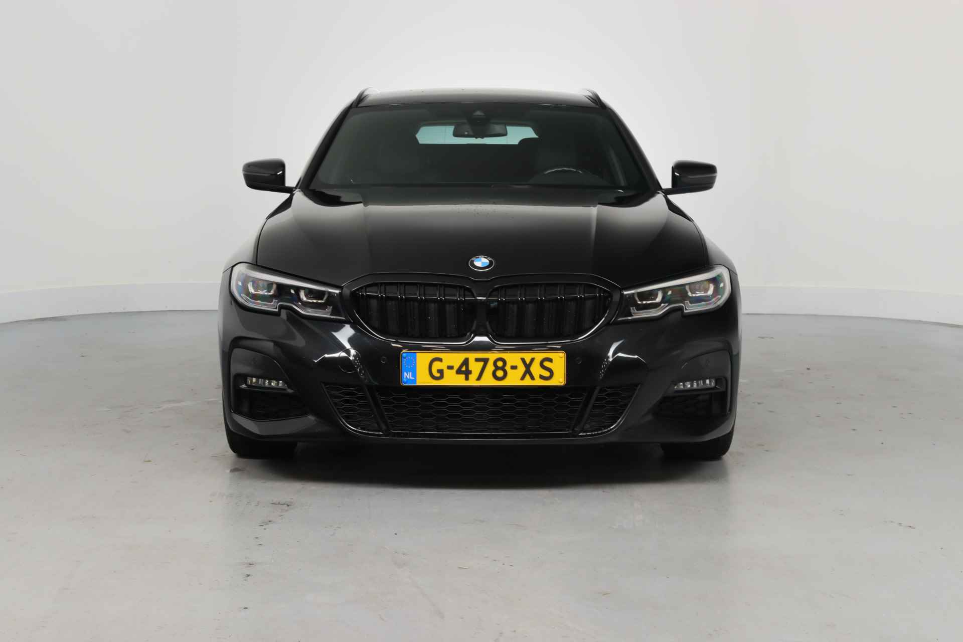 BMW 3 Serie Touring 330i High Executive Edition | M-Pakket | LED | Sportstoelen | Keyless | Leder | Navi | Stoelverwarming | Clima - 2/37