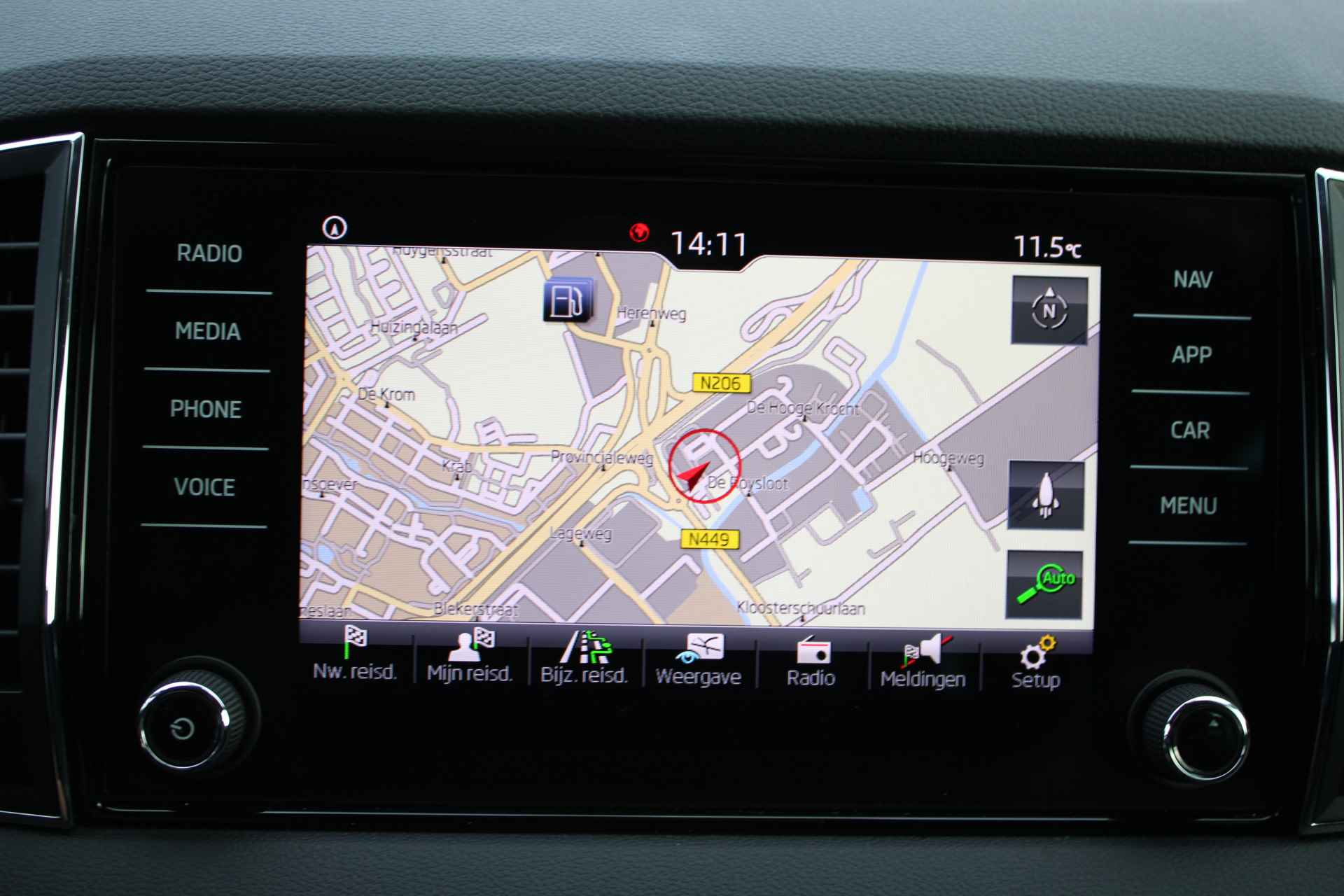 Škoda Karoq 1.5 TSI 150 pk ACT Business Edition Navigatie / Parkeersensoren / Trekhaak wegklapbaar / Clima / LED / Stoelverw. - 19/39