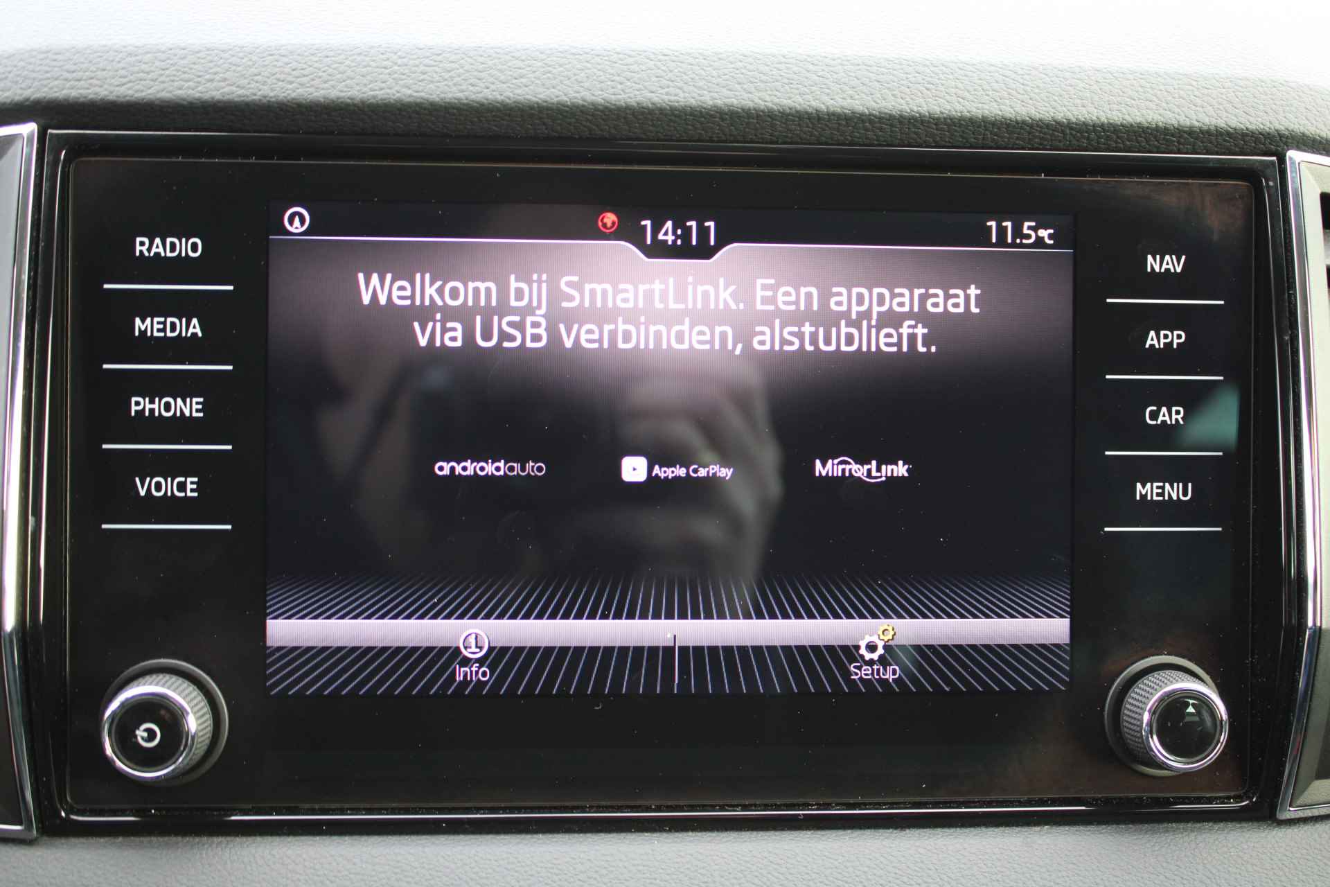 Škoda Karoq 1.5 TSI 150 pk ACT Business Edition Navigatie / Parkeersensoren / Trekhaak wegklapbaar / Clima / LED / Stoelverw. - 20/39